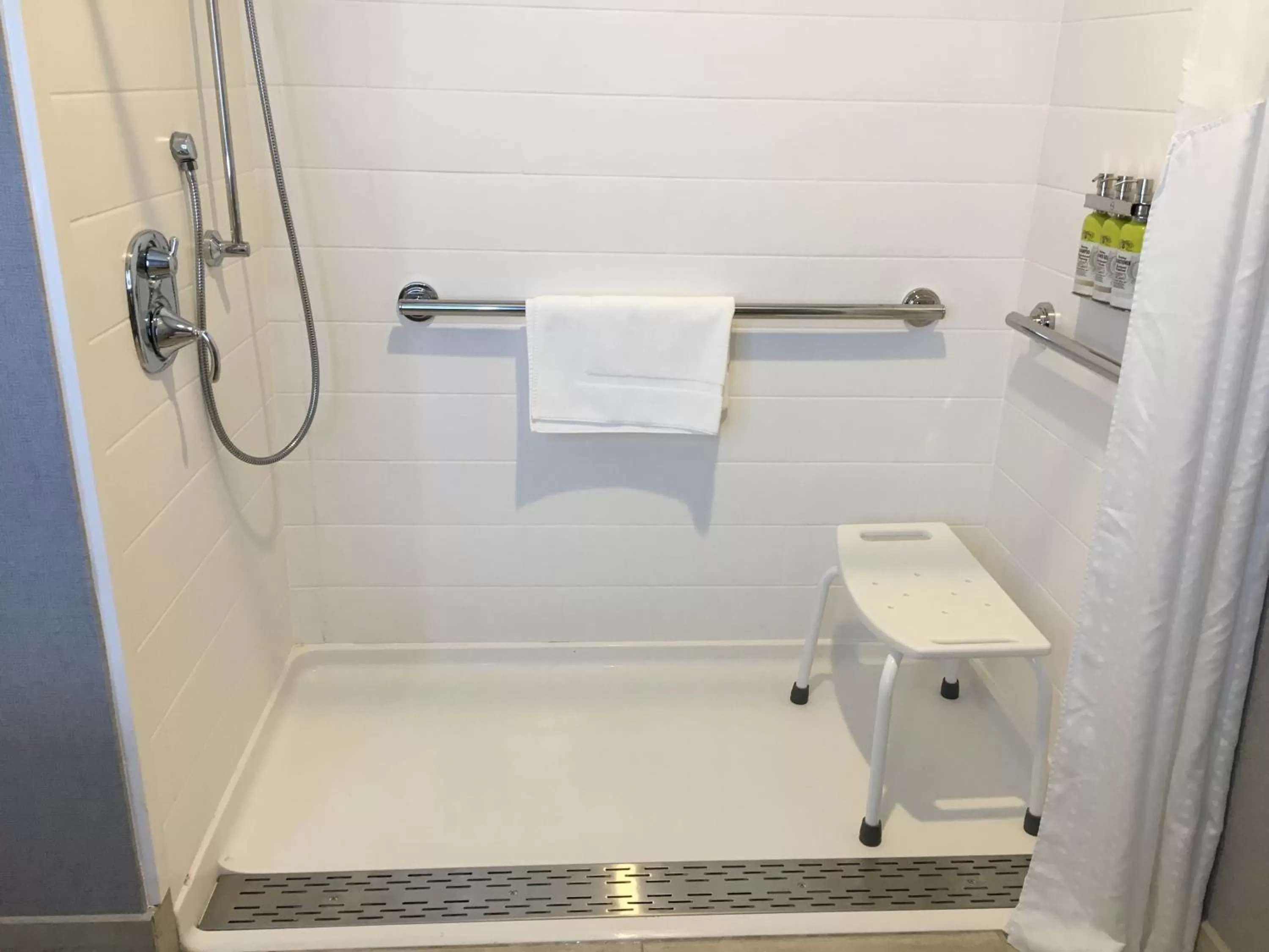 Photo of the whole room in Holiday Inn Express - Grand Island by IHG