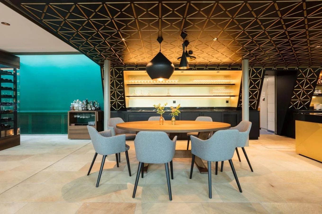 Restaurant/places to eat in Engimatt City & Garden Hotel