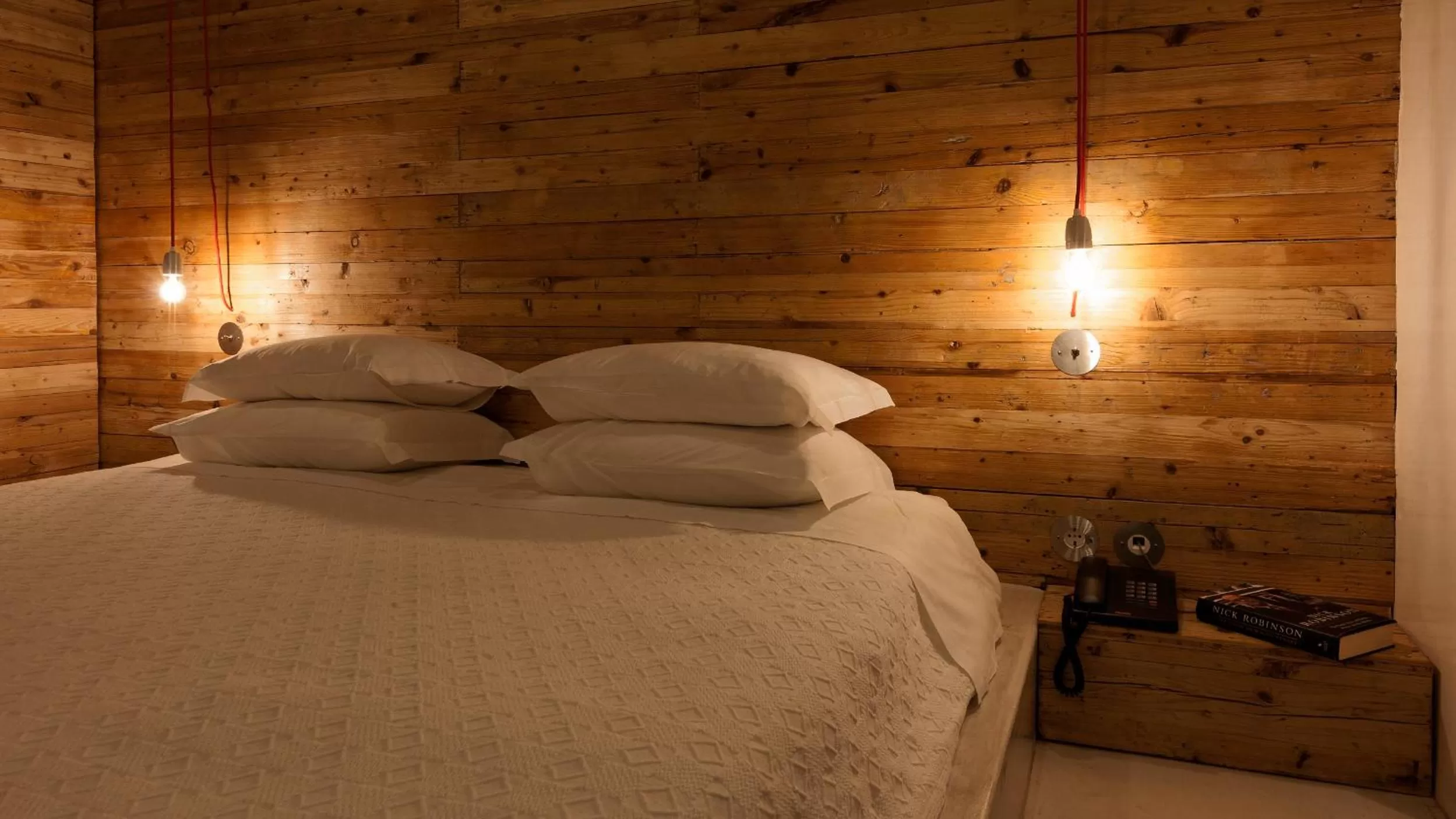 Bed in The Literary Man Obidos Hotel