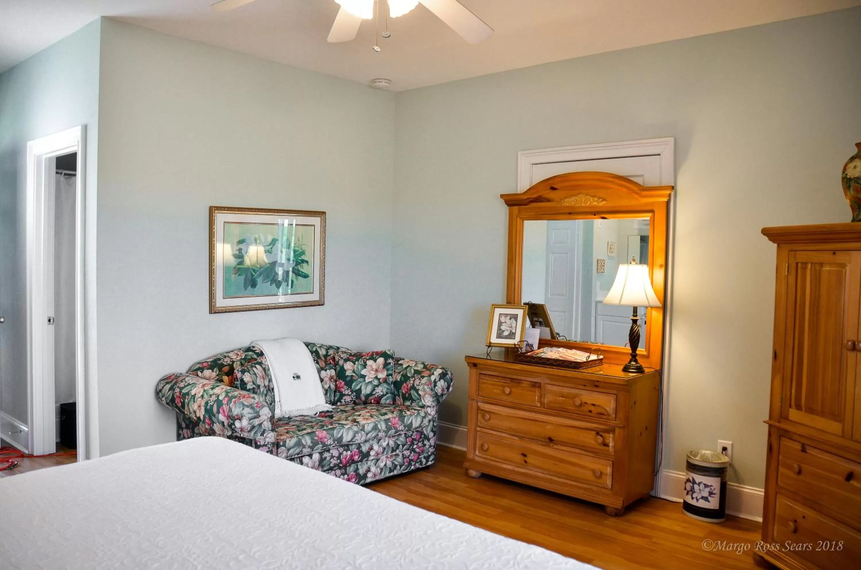 Bed in The Sunset Inn