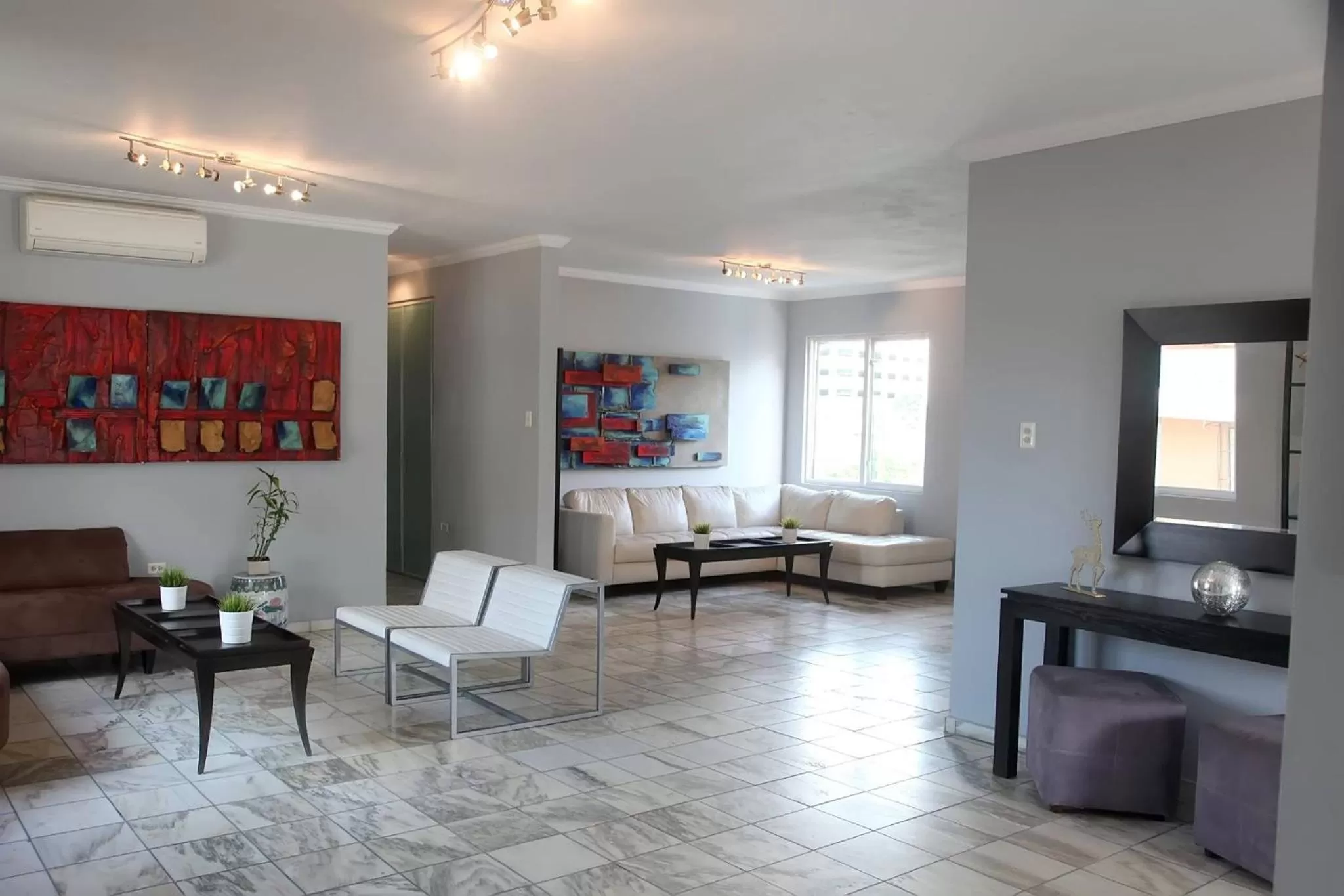 Living room in Coral Princess Hotel