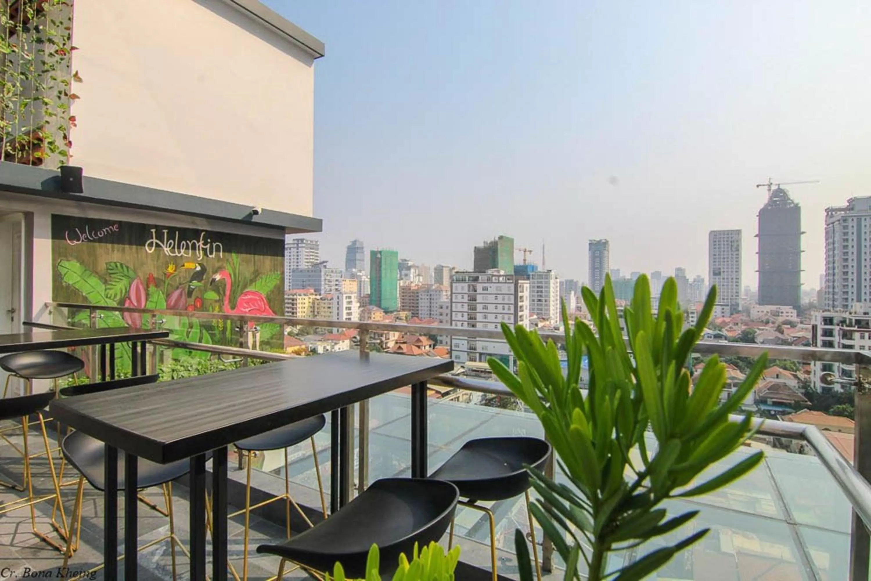 Restaurant/places to eat in Helen Fin Inn & Apartment