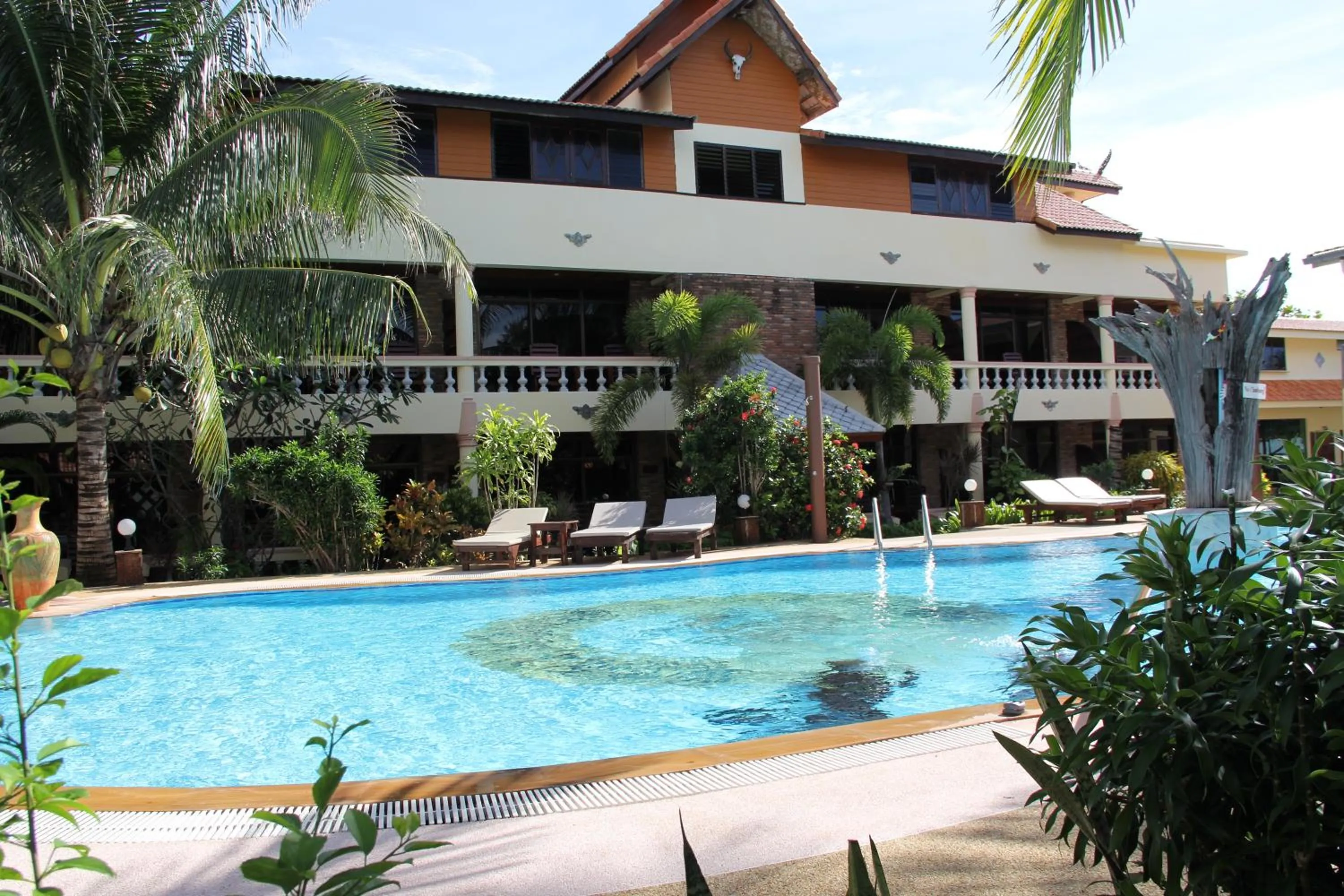 Property building in Laguna Beach Club Resort