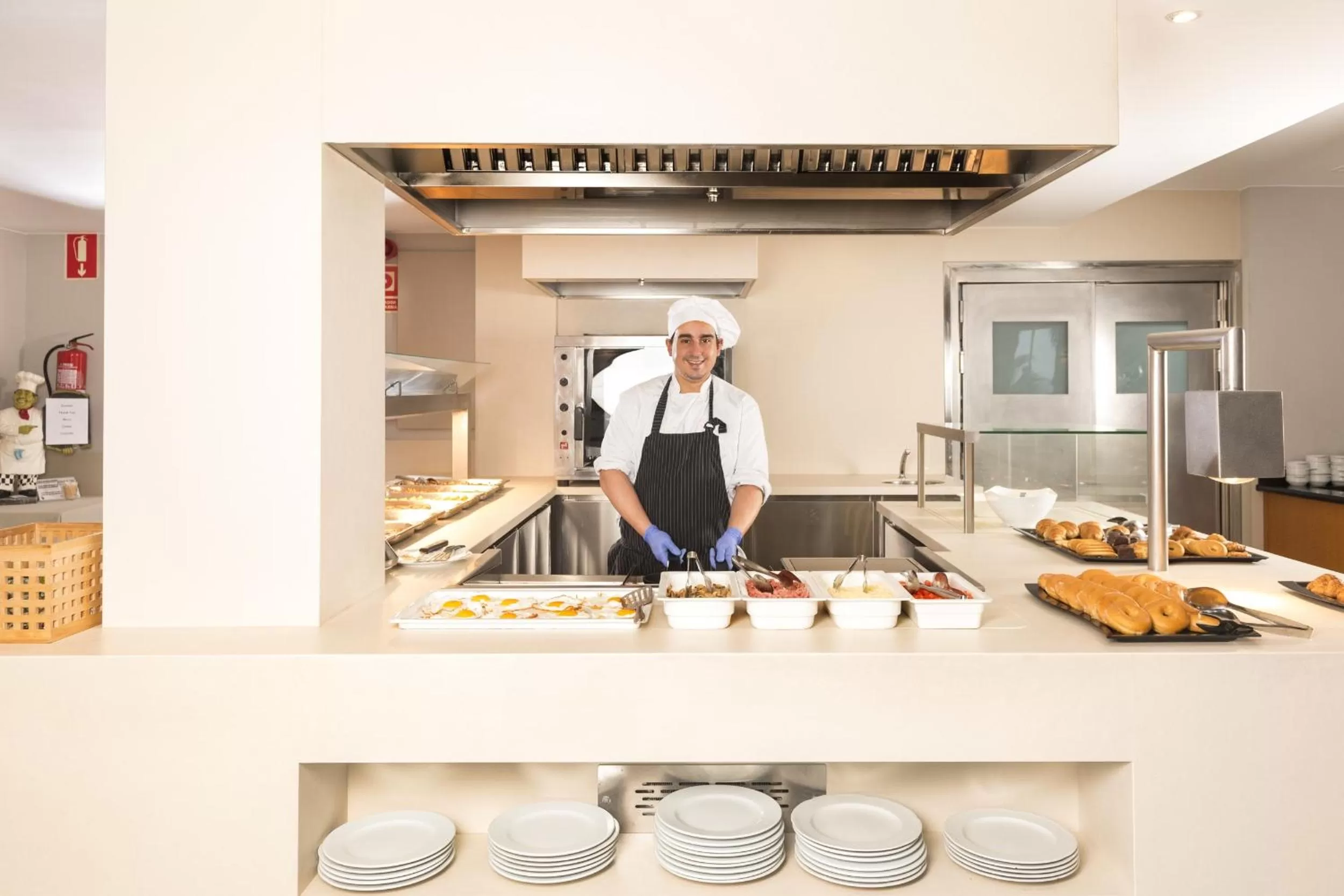 Restaurant/places to eat in Hotel Marsol