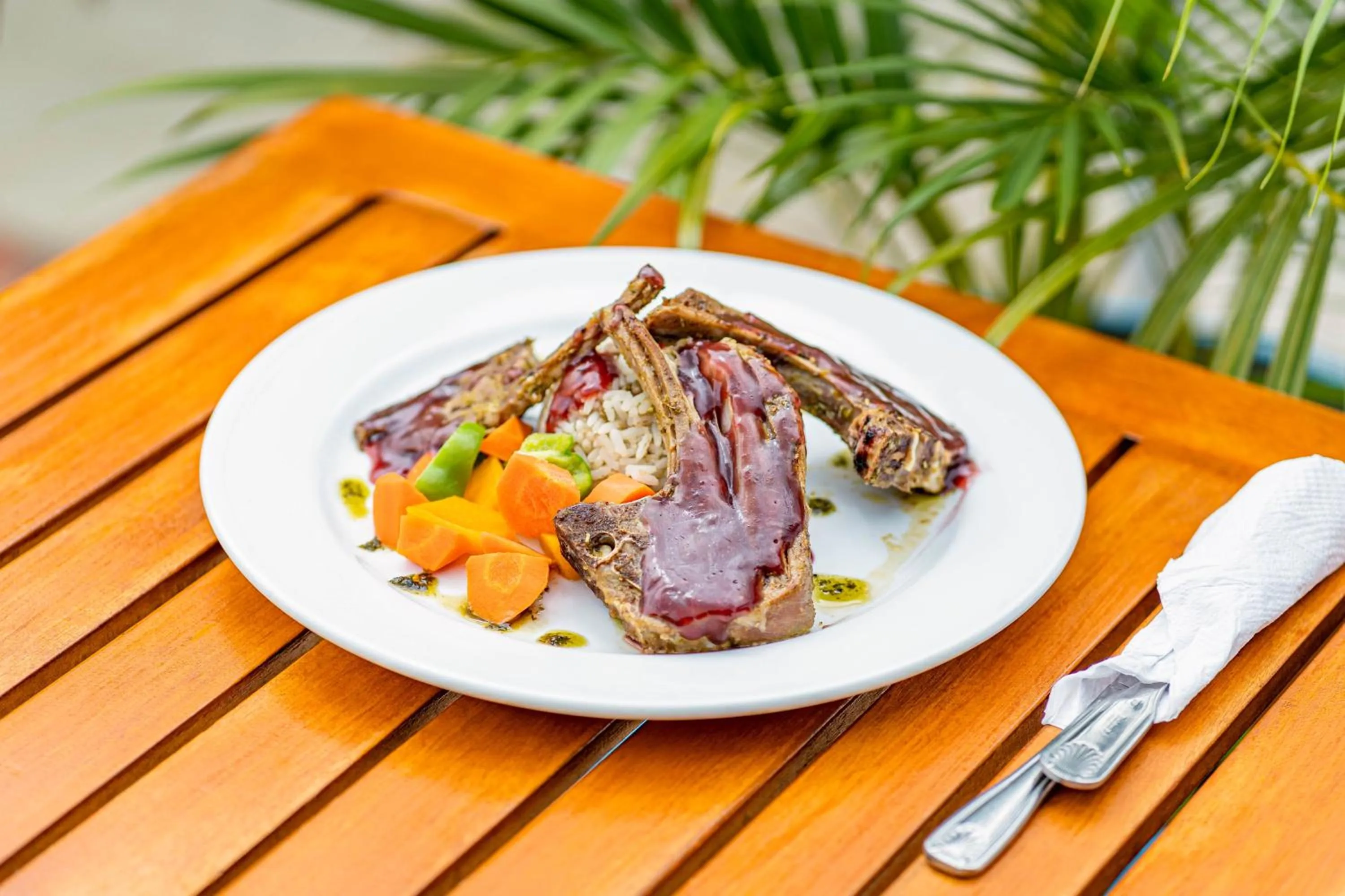 Restaurant/places to eat in Grooms Beach Villa & Resort