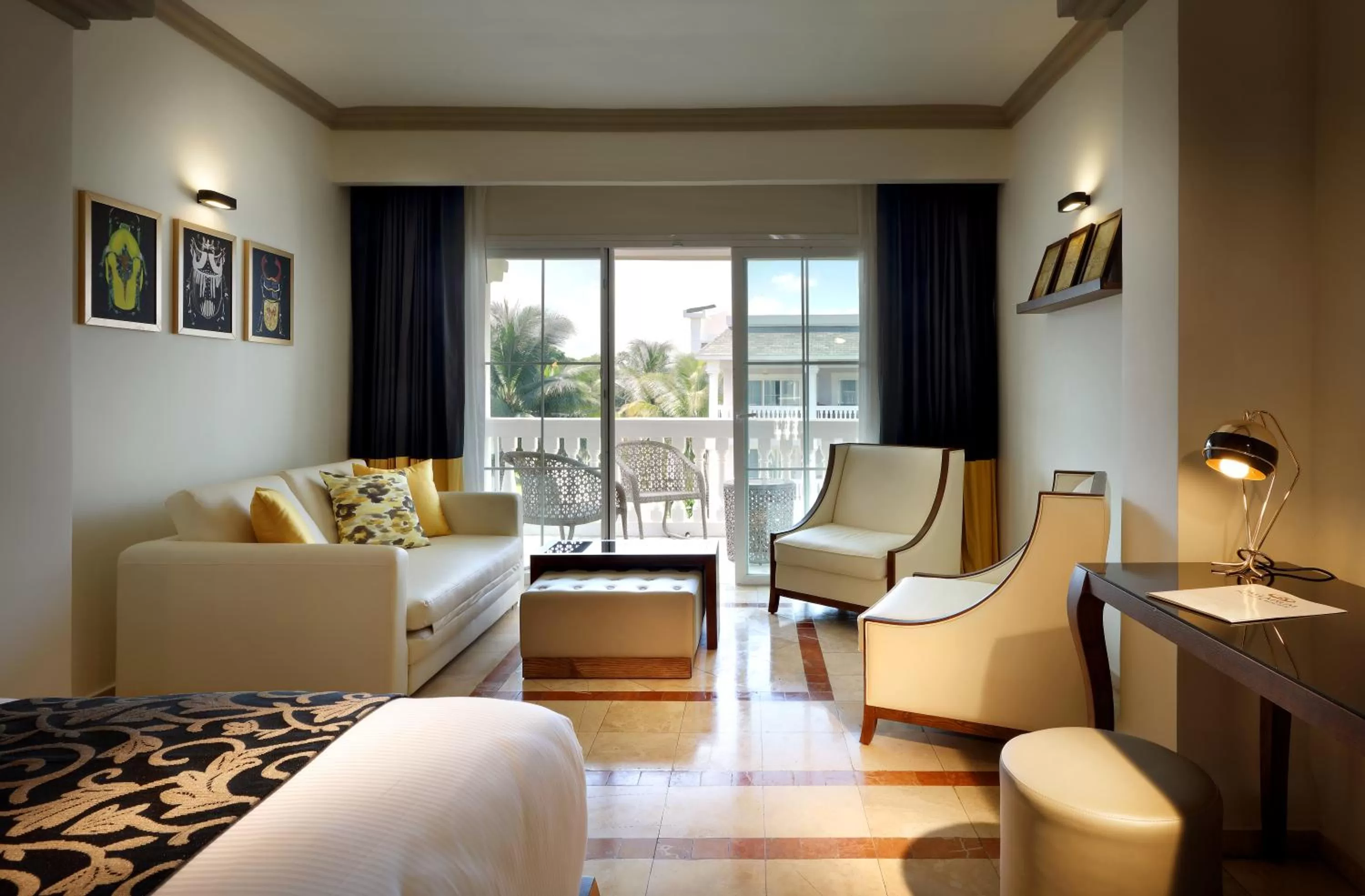 Living room in Grand Palladium Lady Hamilton Resort & Spa - All Inclusive