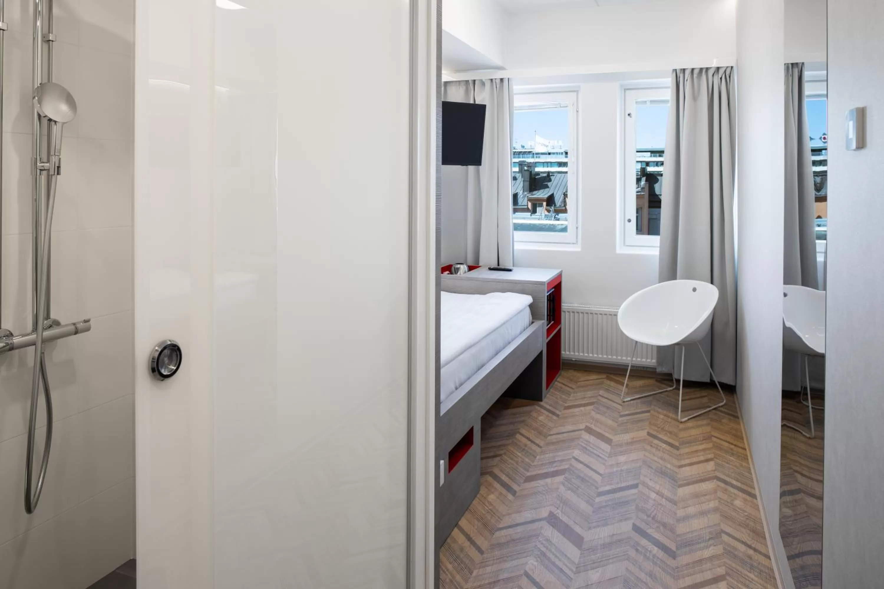 Photo of the whole room, Bed in Omena Hotel Vaasa Espen