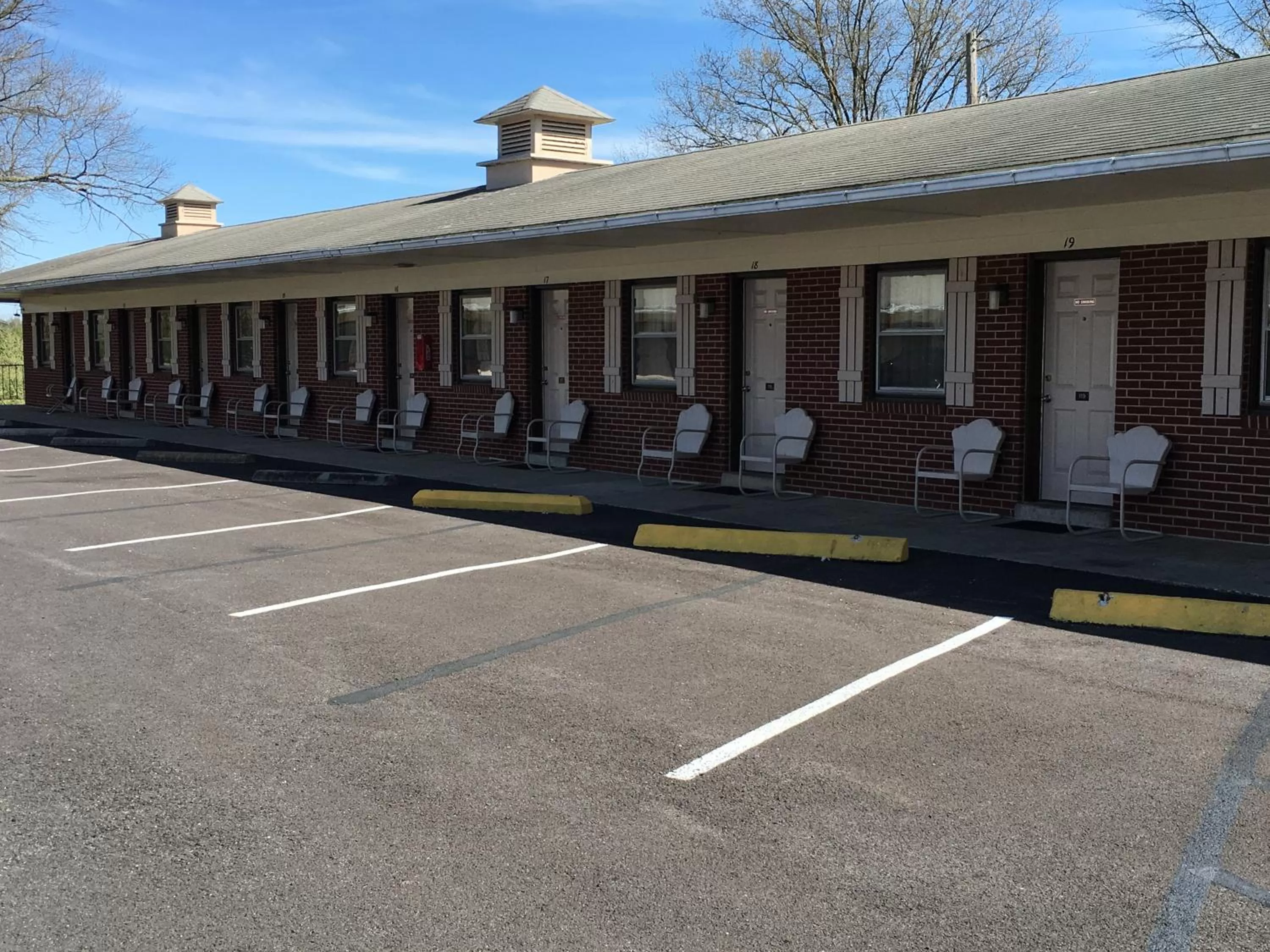Patio in Red Carpet Inn - Gettysburg
