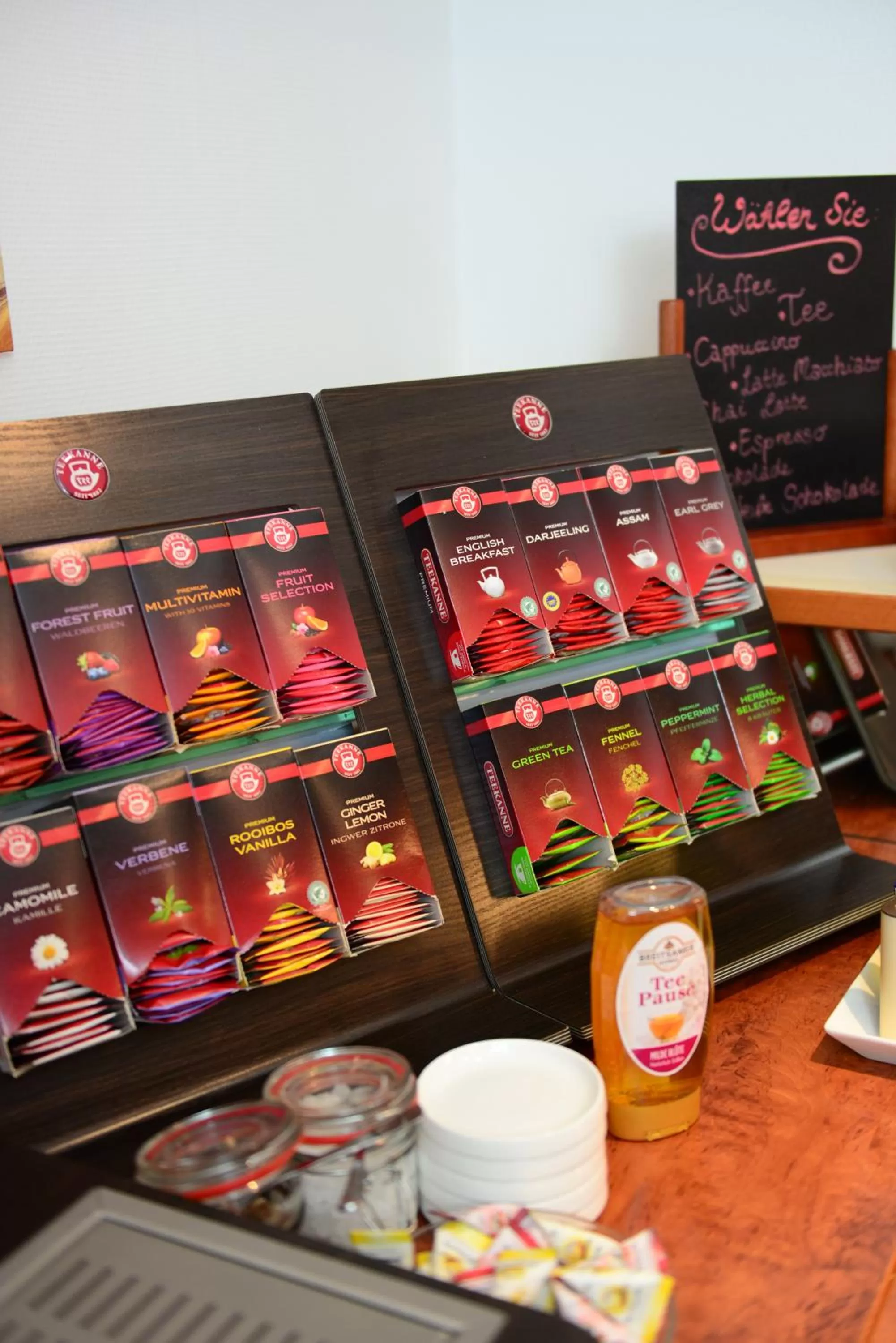 Buffet breakfast in Hotel National Düsseldorf (Superior)