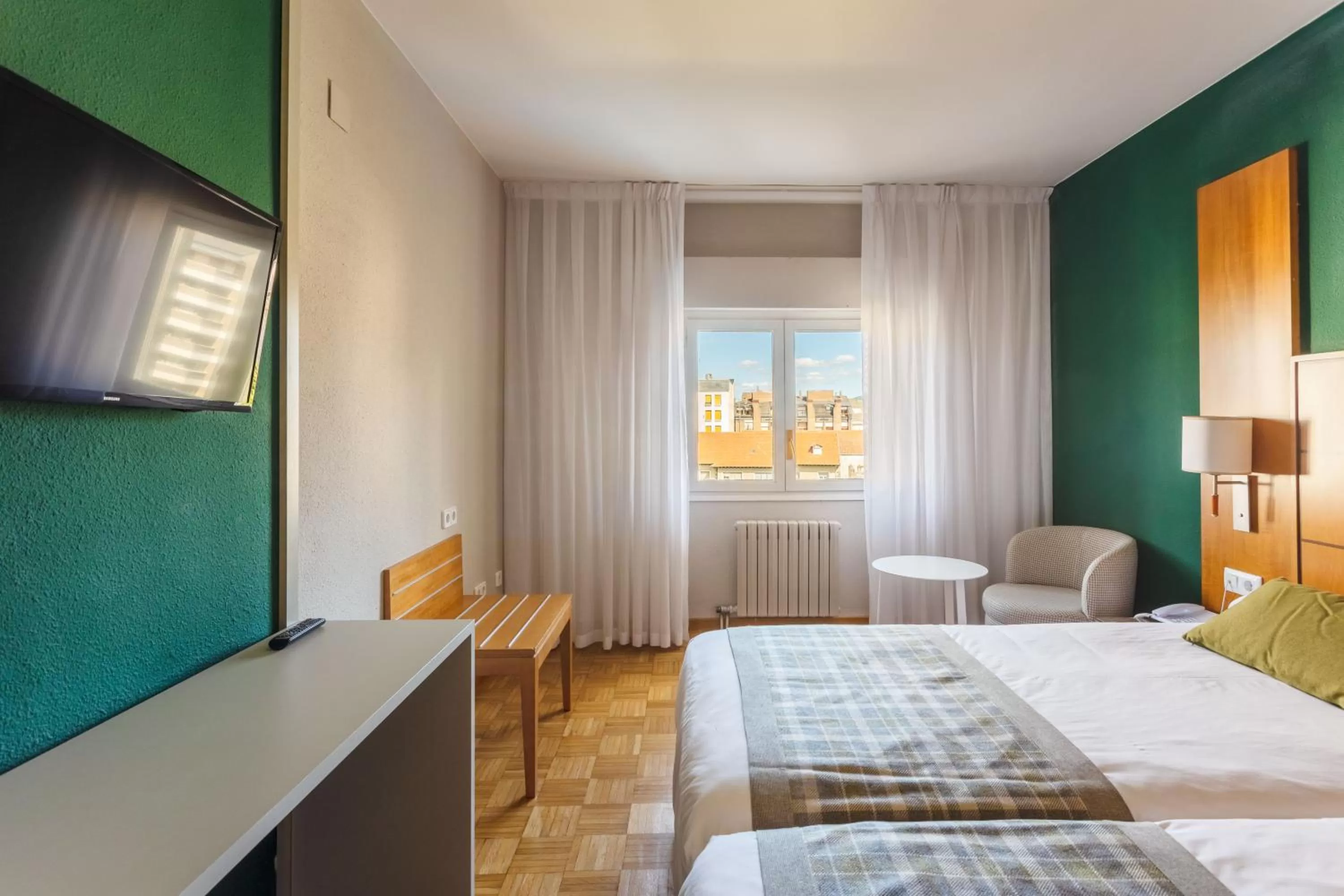 Photo of the whole room, Bed in Gran Hotel de Jaca