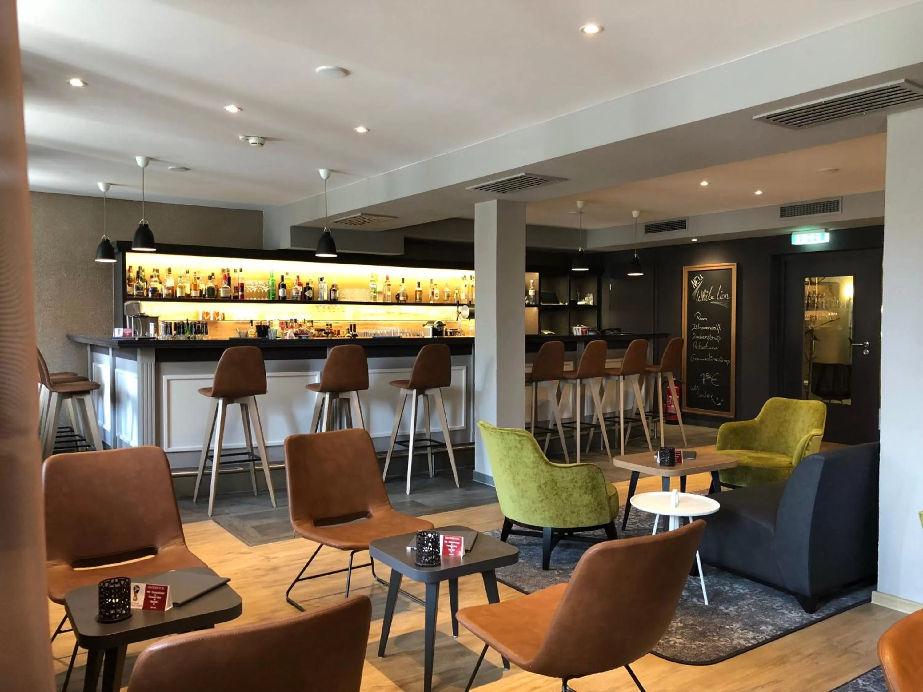 Lounge or bar in Best Western Plus Parkhotel Maximilian Ottobeuren