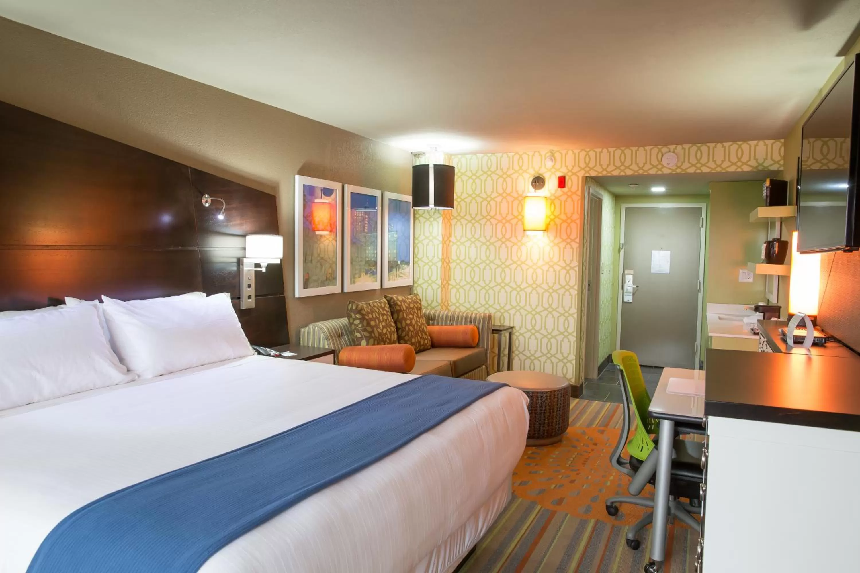 King Room with Sofa Bed in Holiday Inn Express Atlanta NW - Galleria Area, an IHG Hotel
