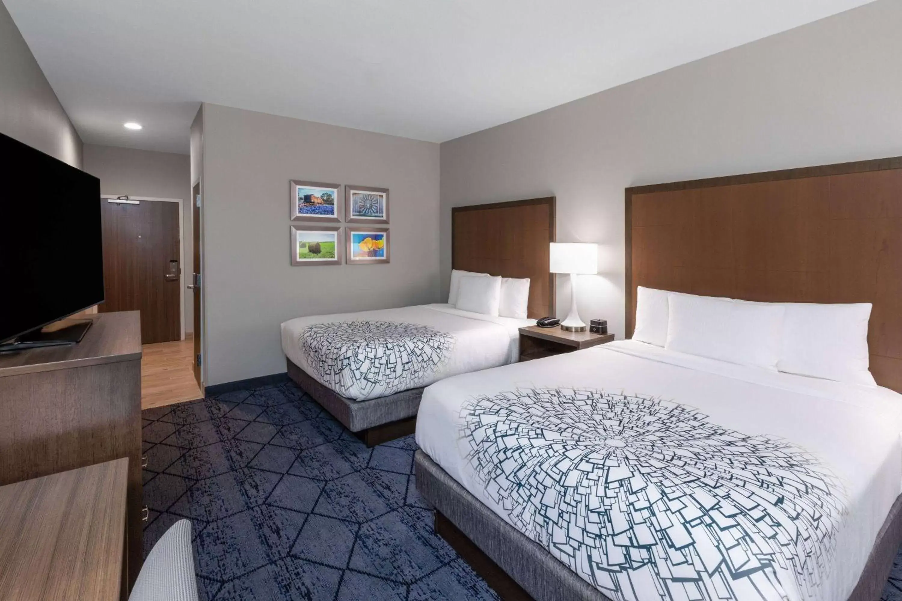 Queen Room with Two Queen Beds - Mobility Access/Non-Smoking in La Quinta Inn & Suites by Wyndham Round Rock near Kalahari Queen Room with Two Queen Beds - Mobility Access/Non-Smoking in La Quinta Inn & Suites by Wyndham Round Rock near Kalahari