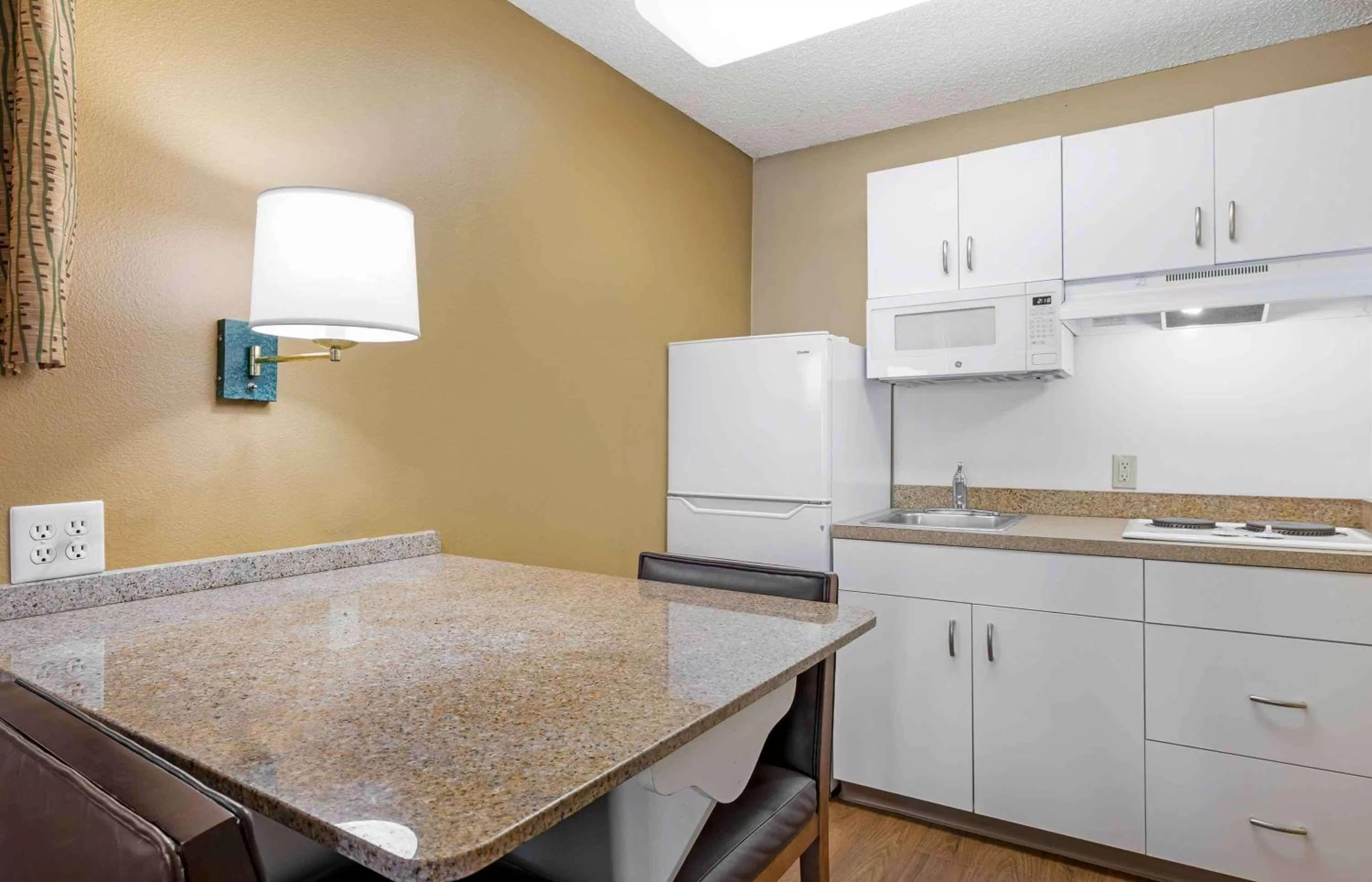 Bedroom in Extended Stay America Suites - San Diego - Fashion Valley