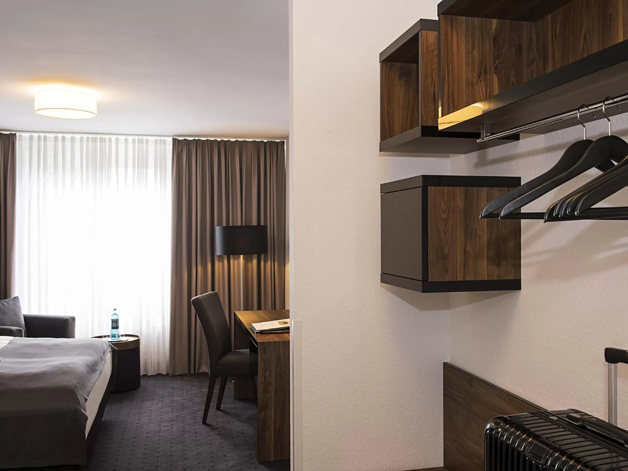 Photo of the whole room, Bed in Victor's Residenz-Hotel München