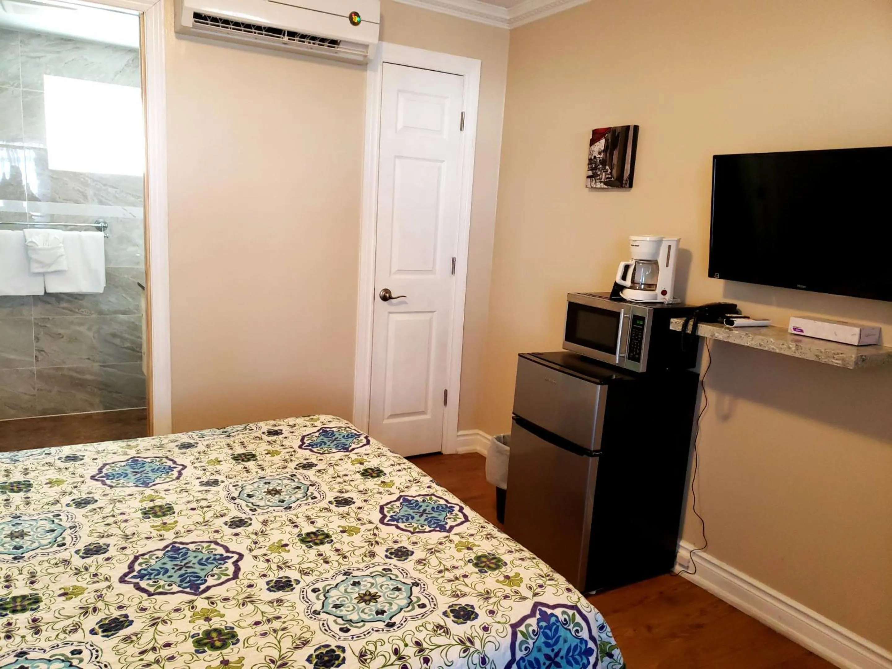 Bed in Blue Moon Motel