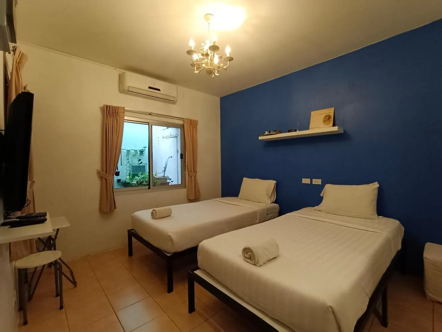 Bed in Chino Town Gallery Alley - SHA Plus