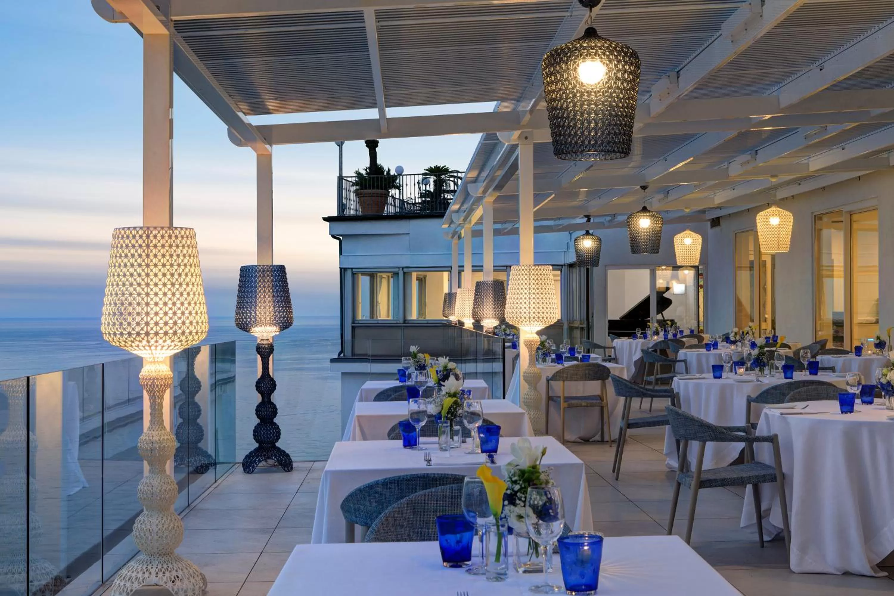 Restaurant/places to eat in Lloyd's Baia Hotel