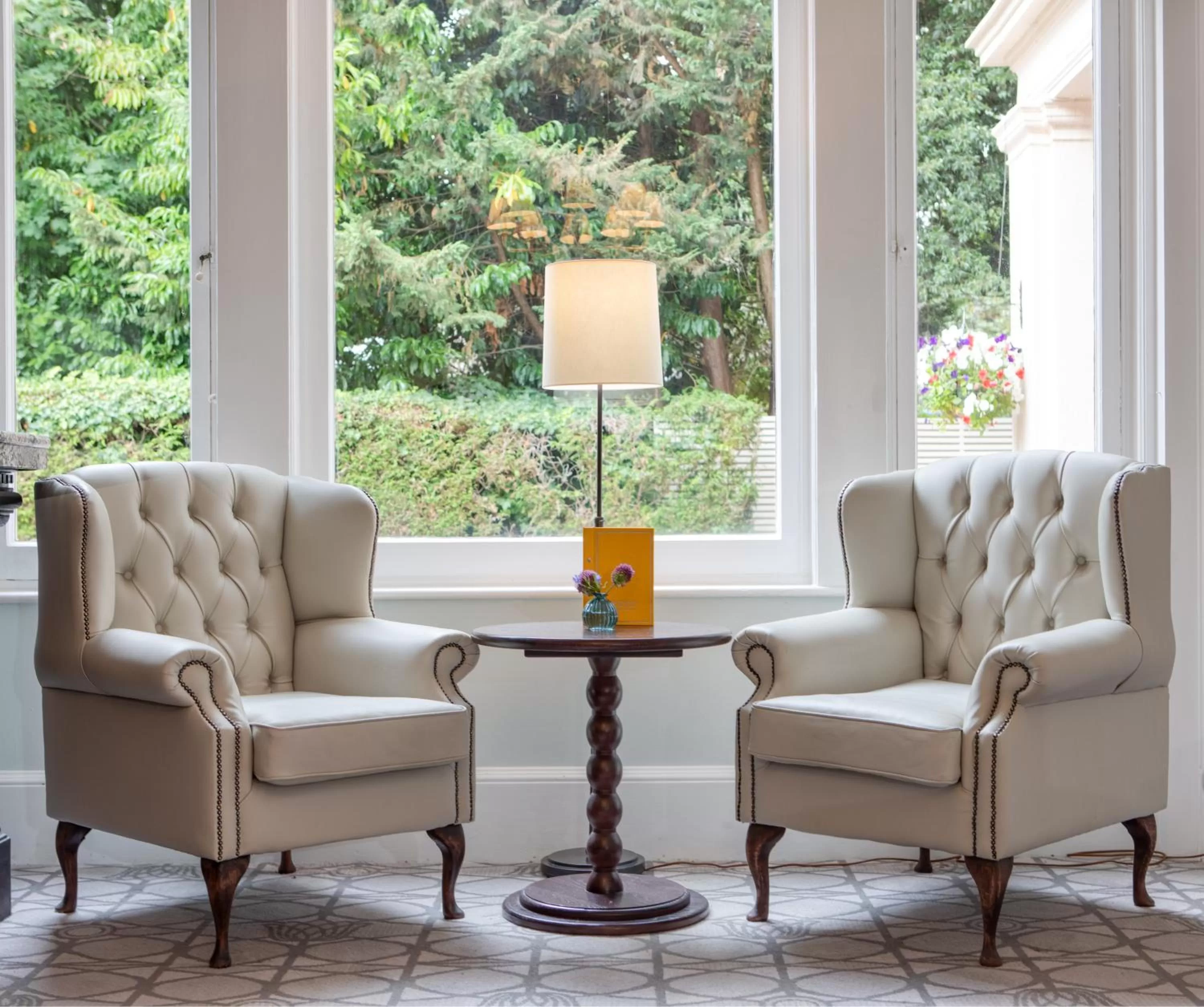 Lounge or bar in Taplow House Hotel & Spa