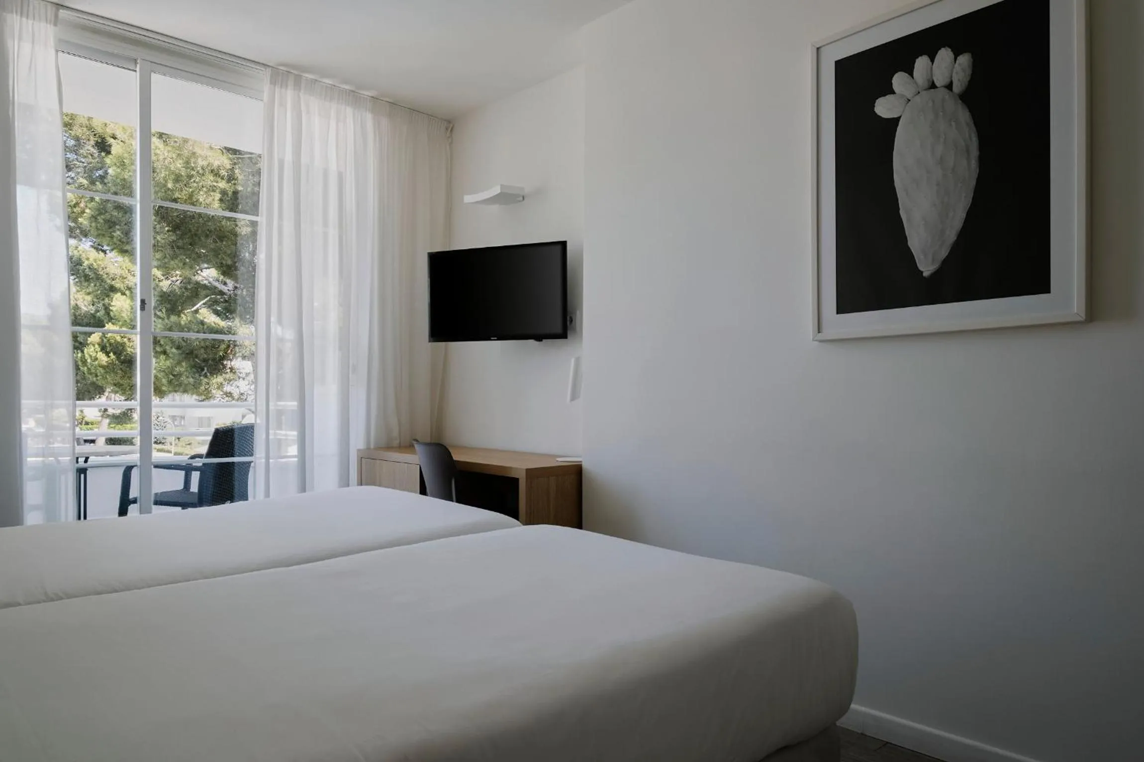 Bedroom, Bed in Prinsotel La Pineda