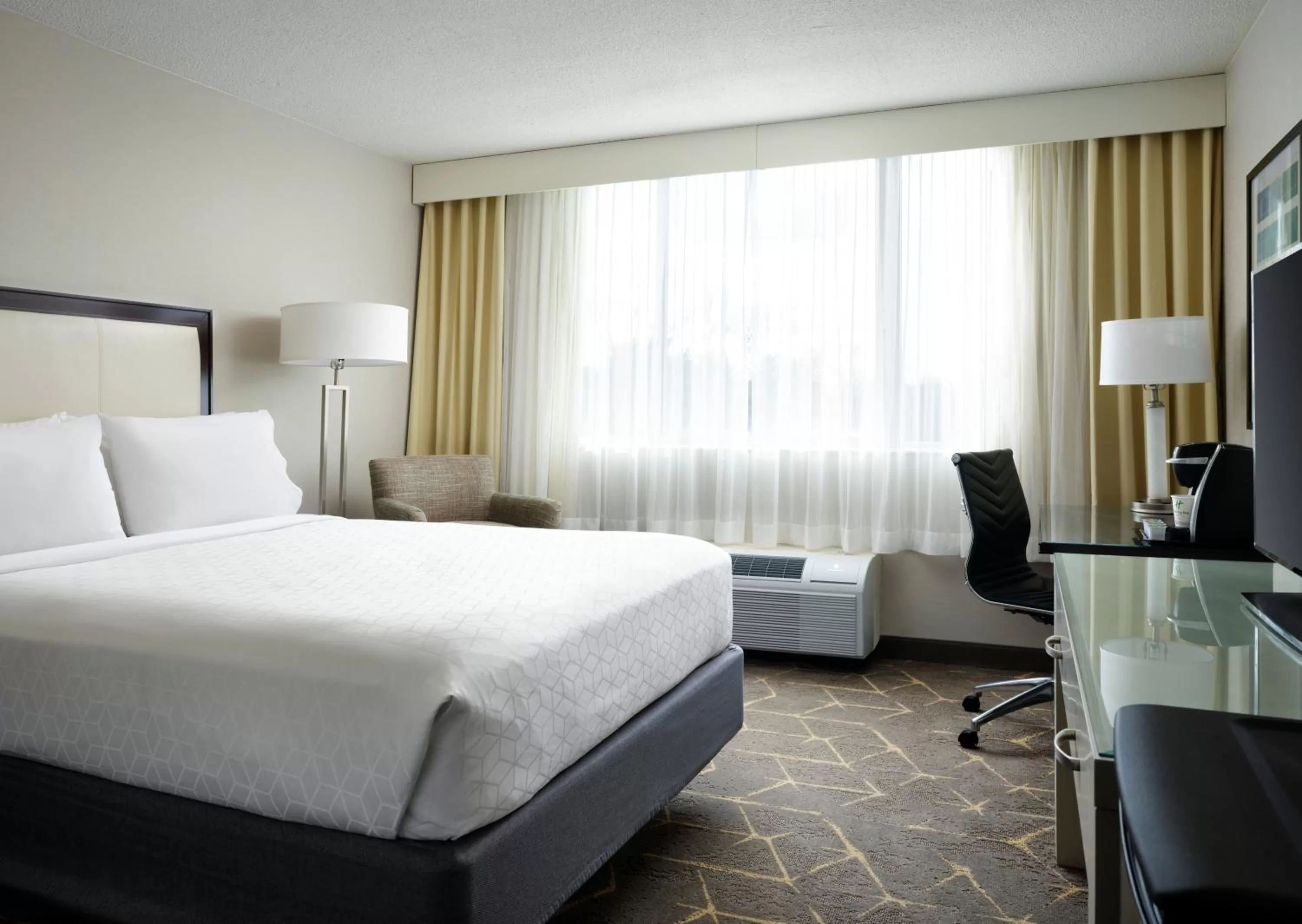 Bedroom, Bed in Holiday Inn & Suites Boston Peabody by IHG