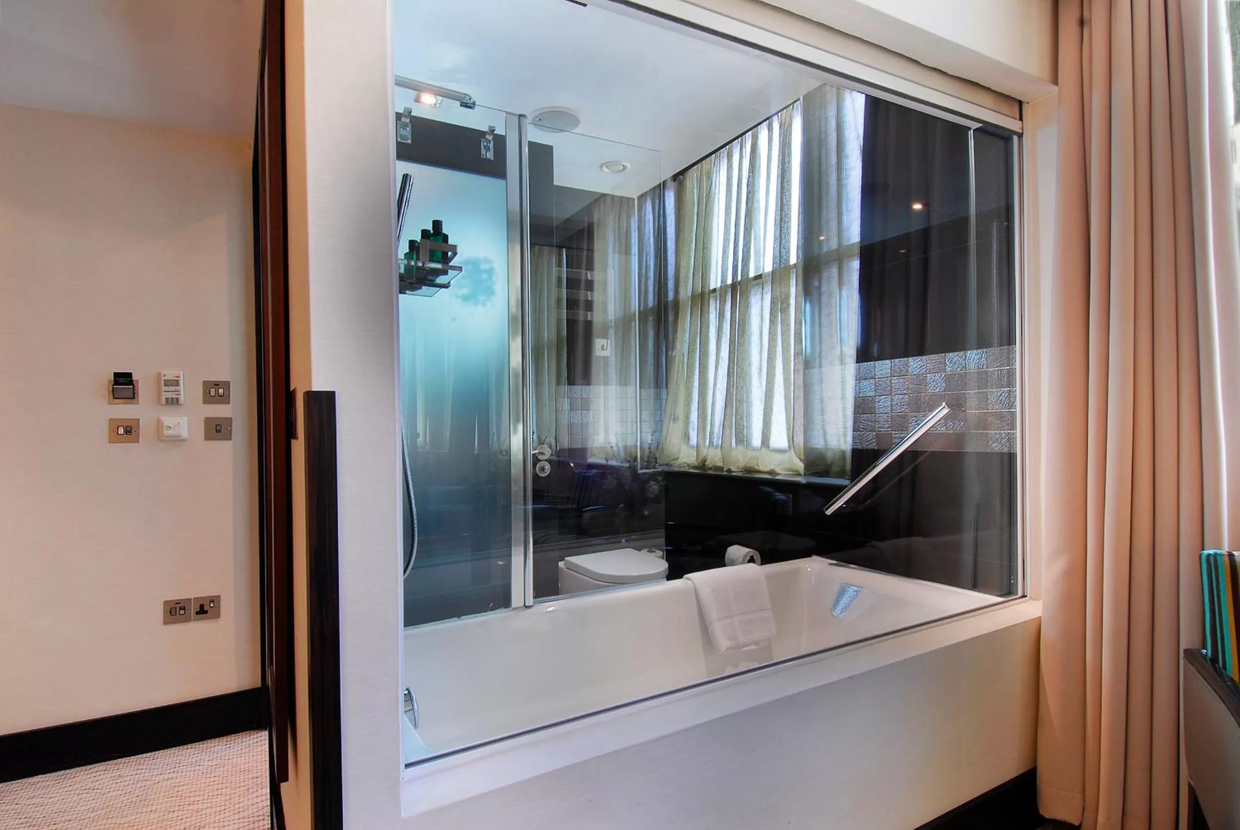 Deluxe Suite in Montcalm Brewery, London City