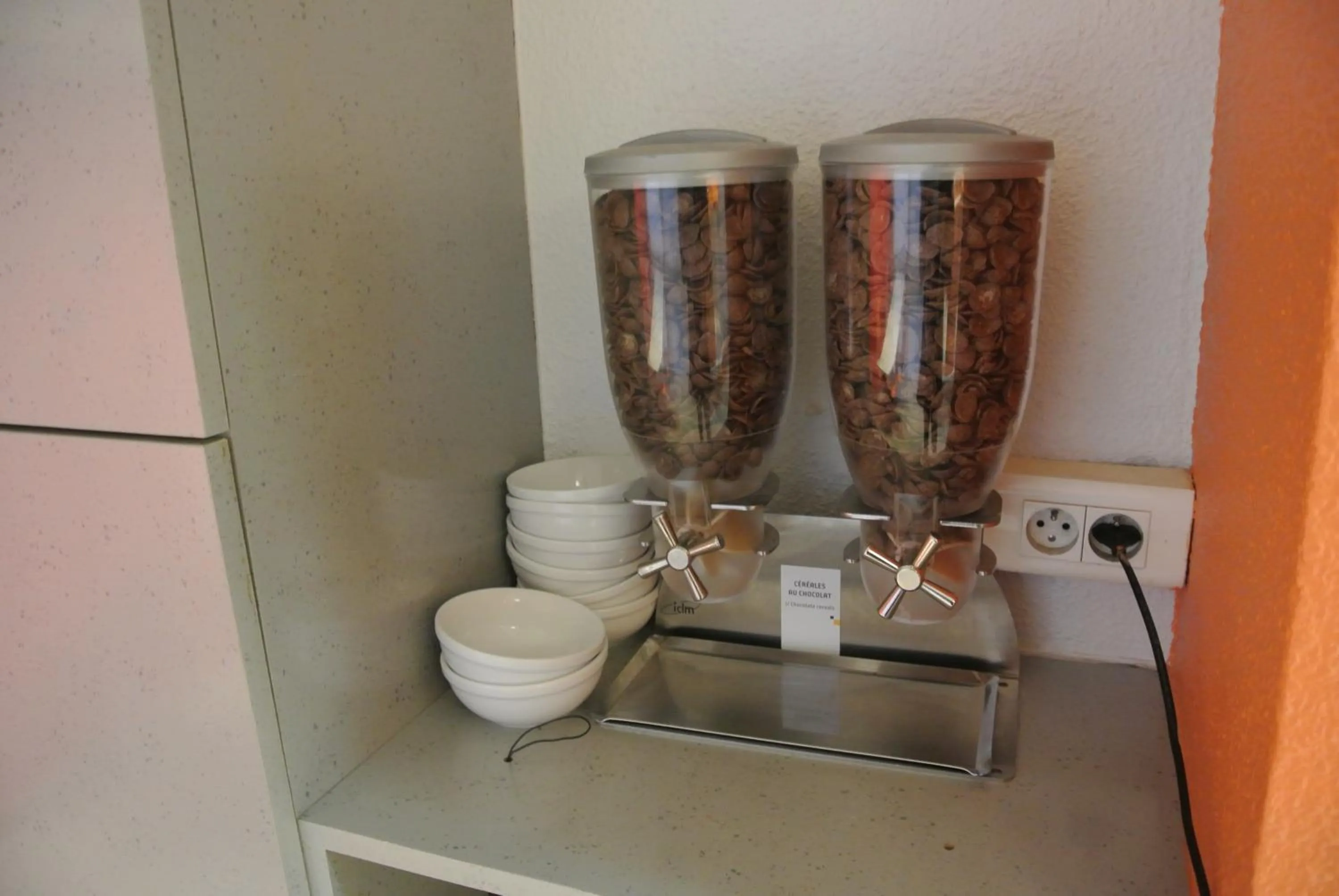 Food and drinks in Premiere Classe Lyon Sud - Chasse Sur Rhône