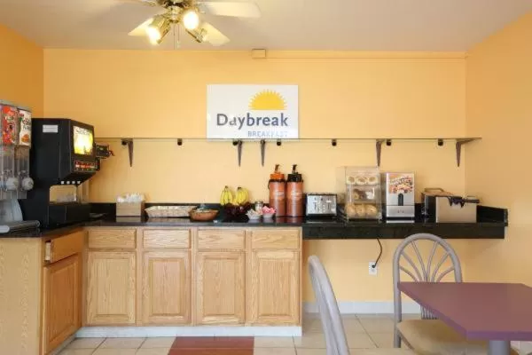 Breakfast in Days Inn by Wyndham Queensbury/Lake George