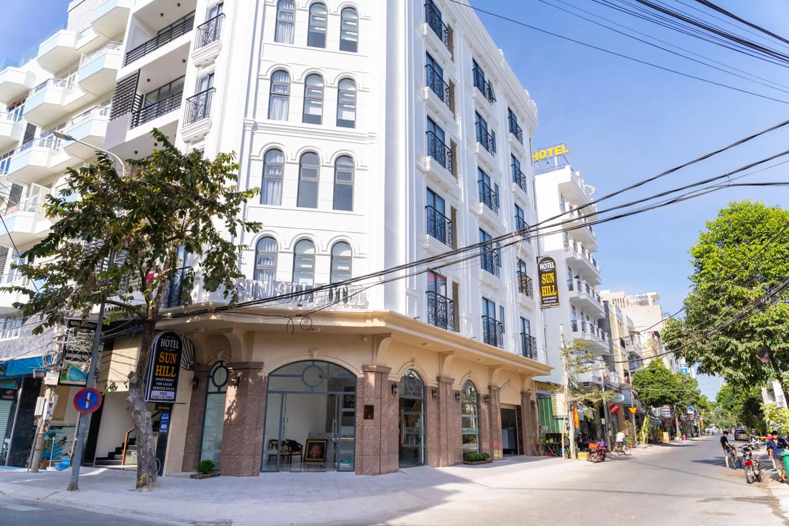 Property building in Sun Hill Hotel