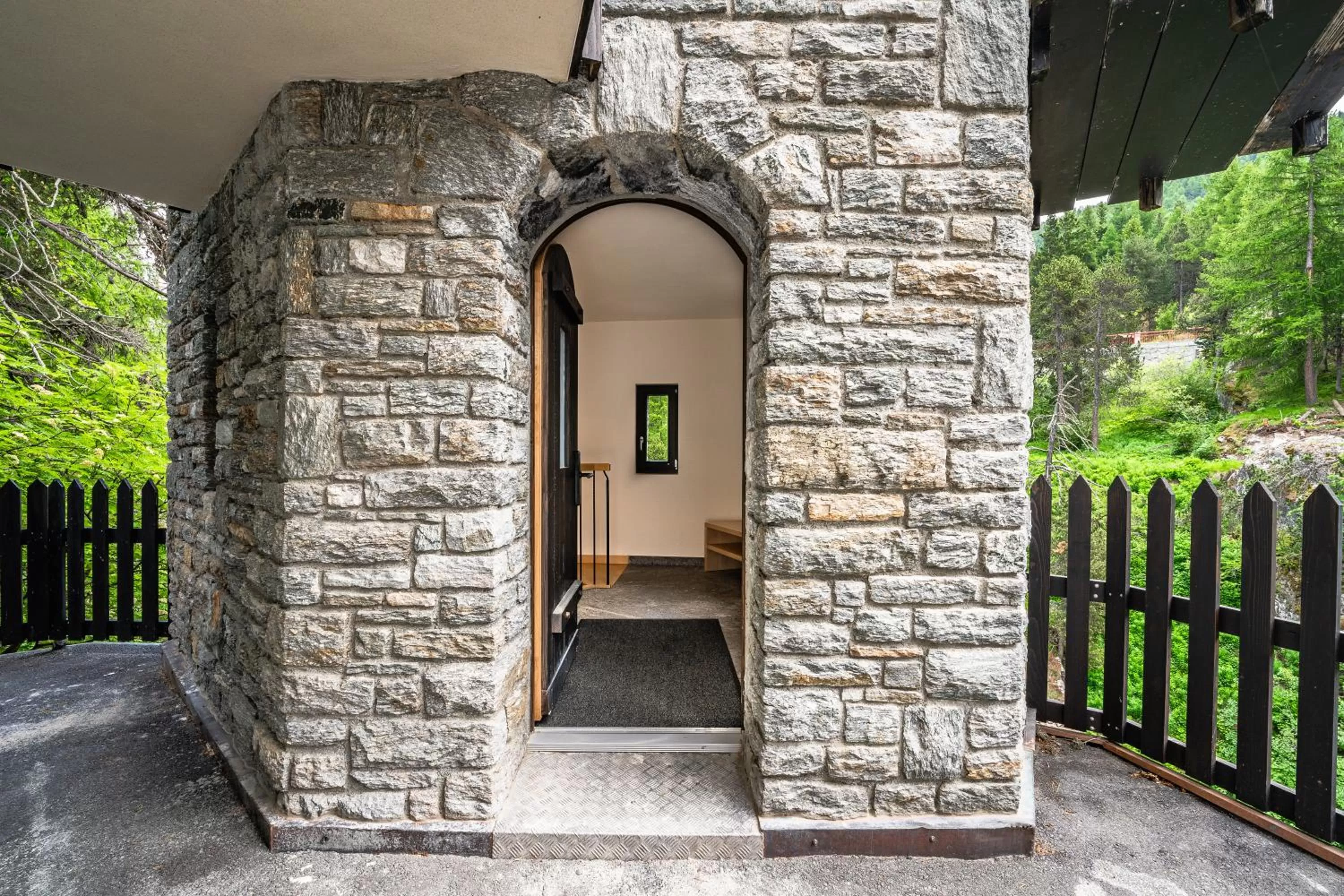 Facade/entrance in Boutique Hotel La Gorge