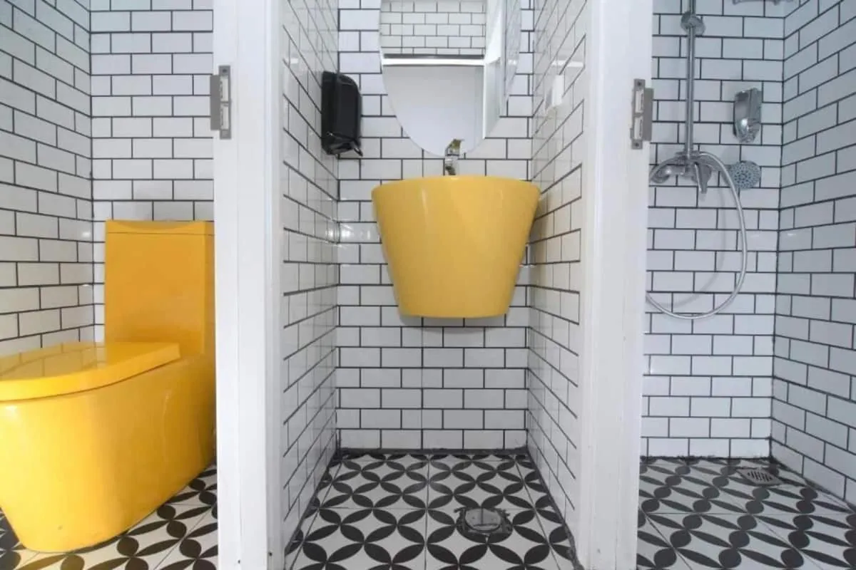 Shower in Cinema Hostel Jerusalem