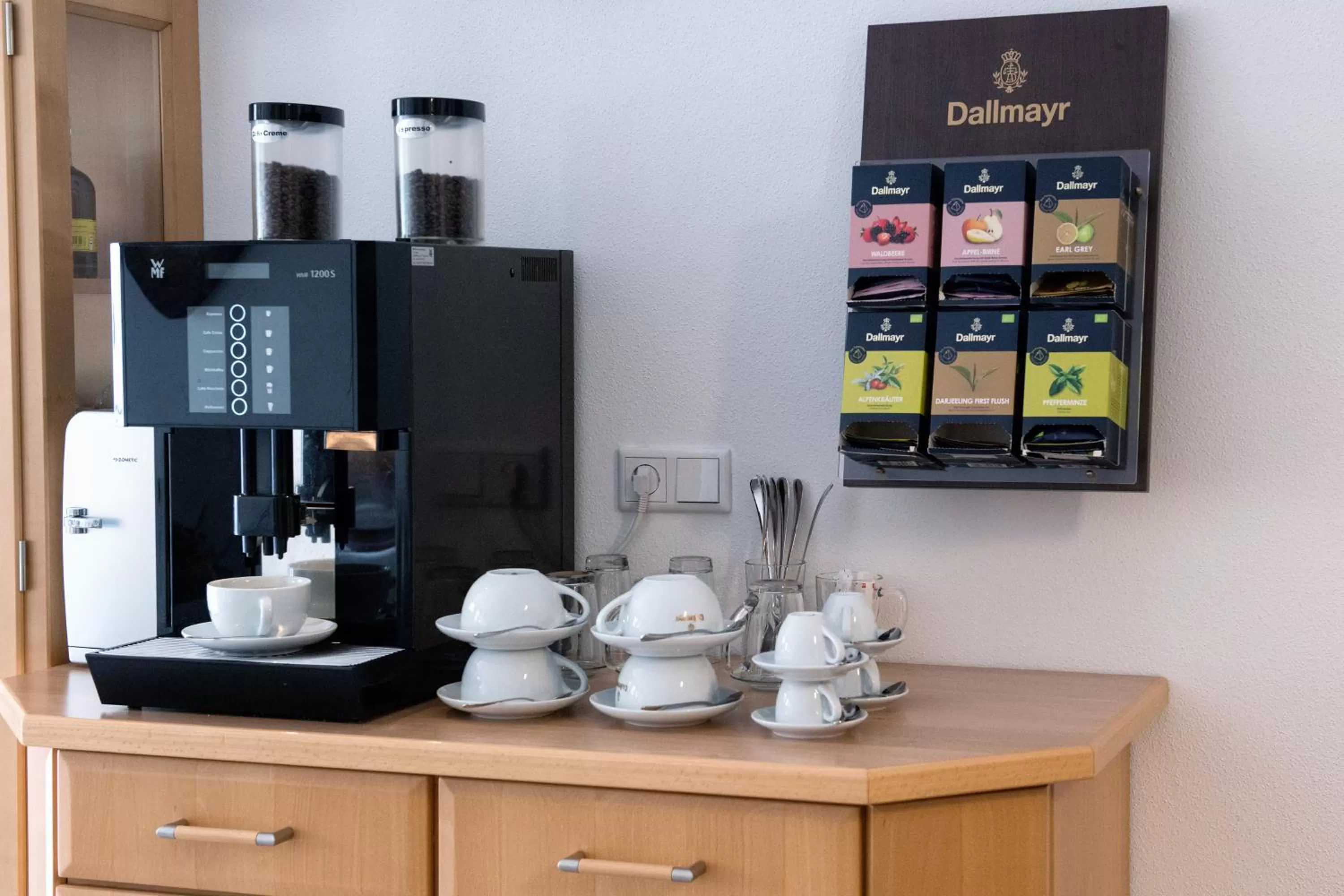 Coffee/tea facilities in Hotel garni Hopfengold