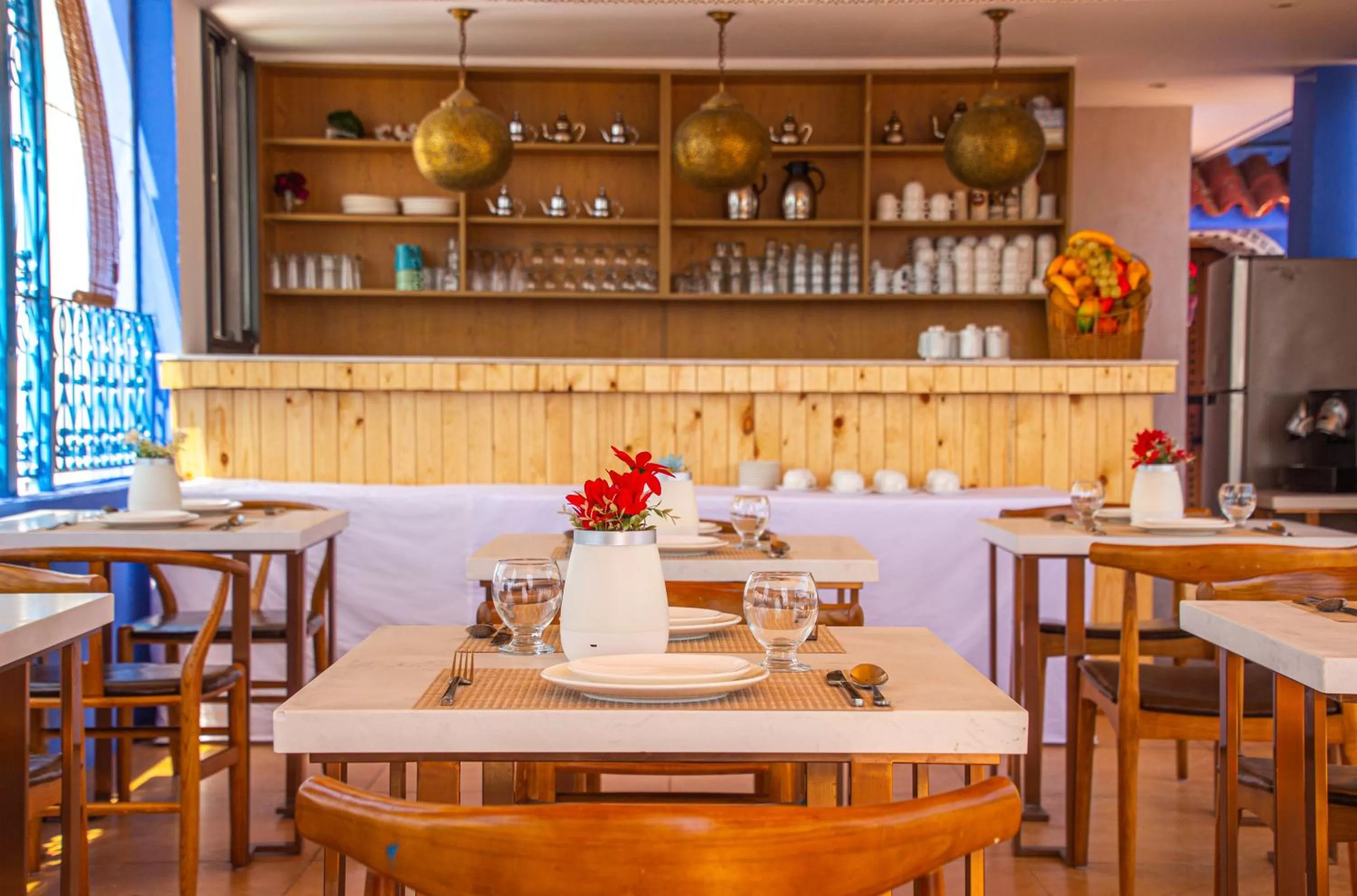 Restaurant/places to eat in VANCII Hotel