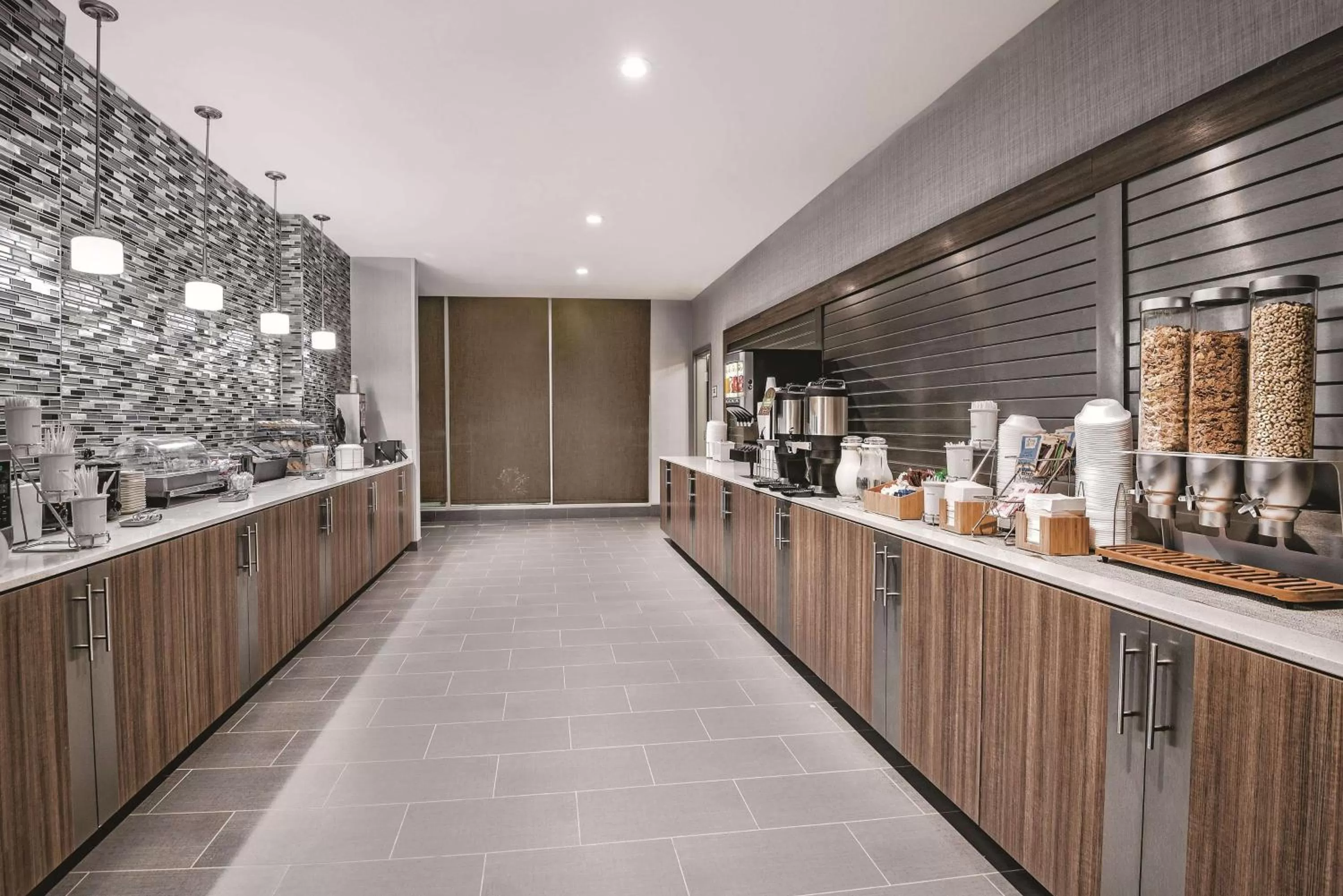 Restaurant/places to eat in La Quinta by Wyndham Dallas Grand Prairie North