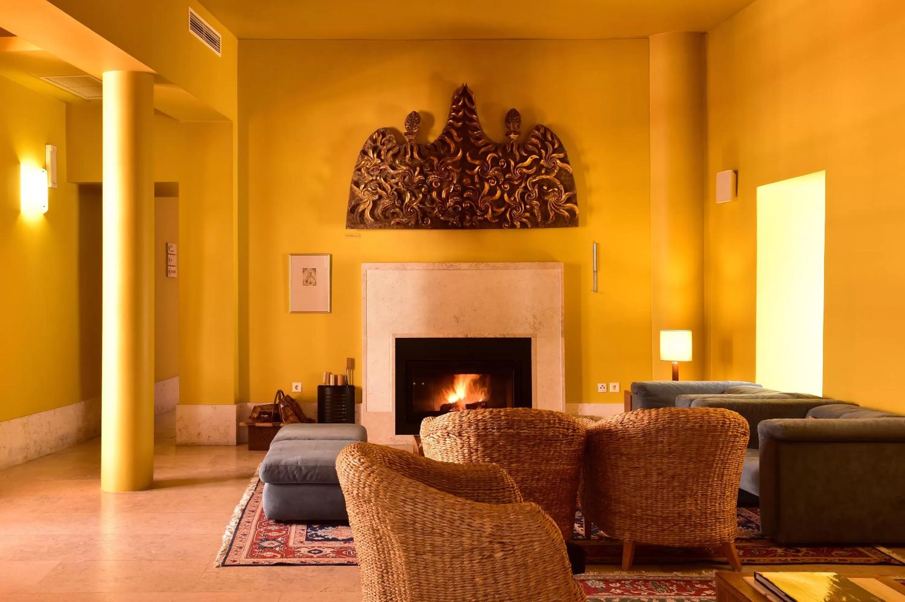 Communal lounge/ TV room in Pousada Castelo de Alcacer do Sal