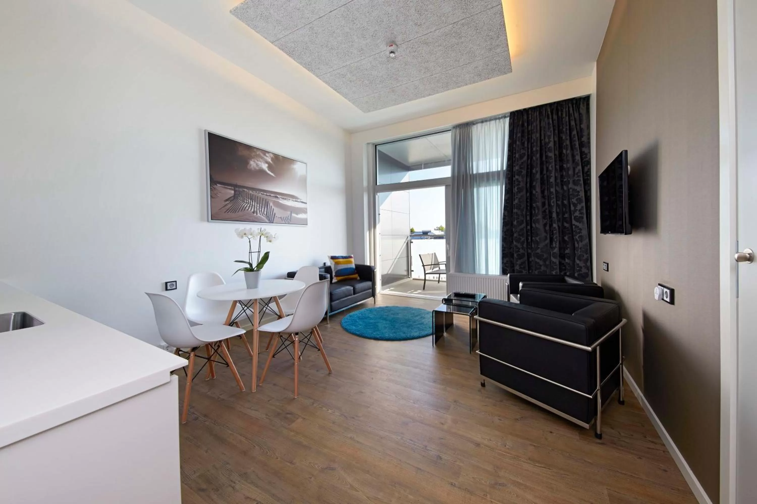 Breakfast in Living Suites