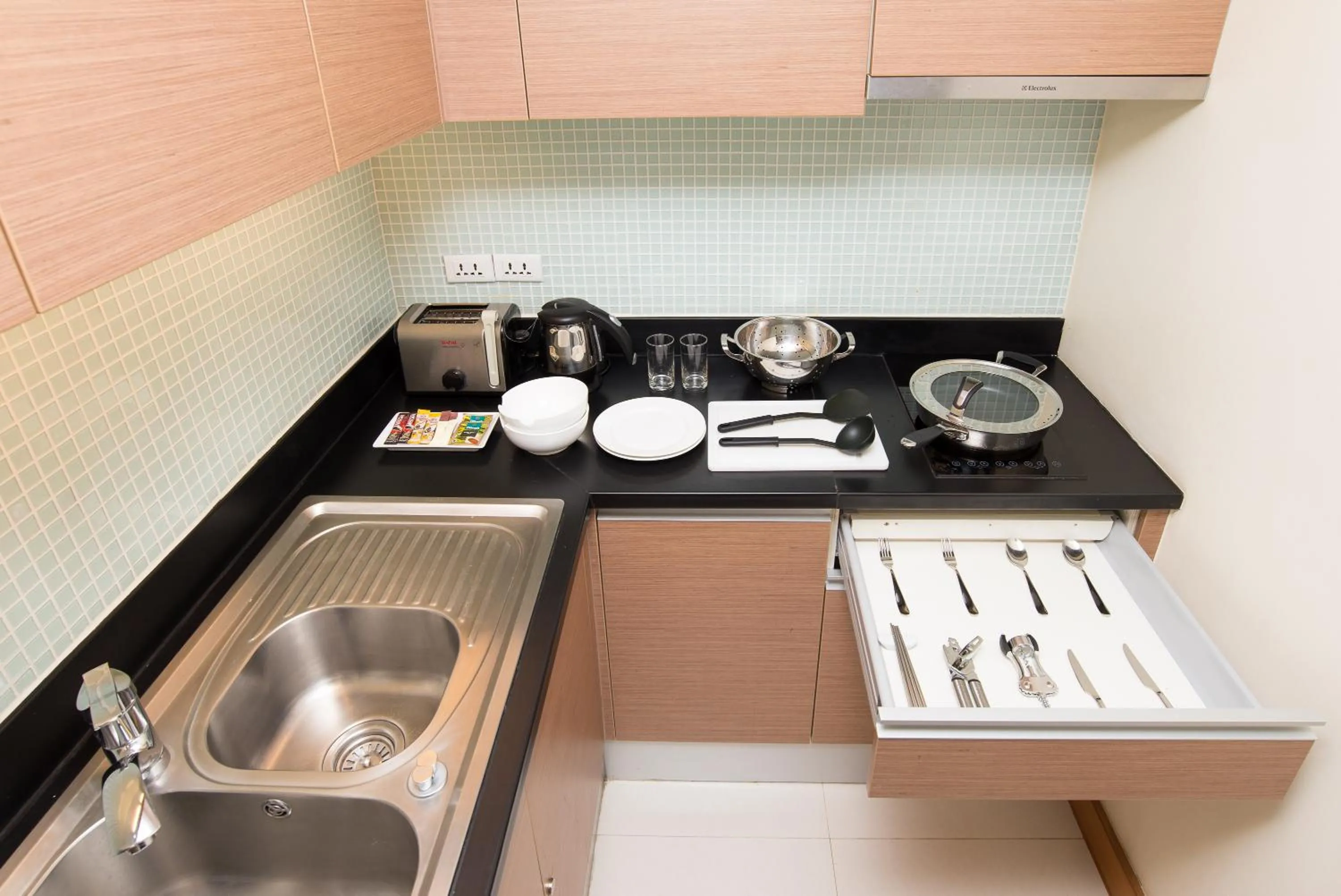 Kitchen or kitchenette in Lohas Residences Sukhumvit 2