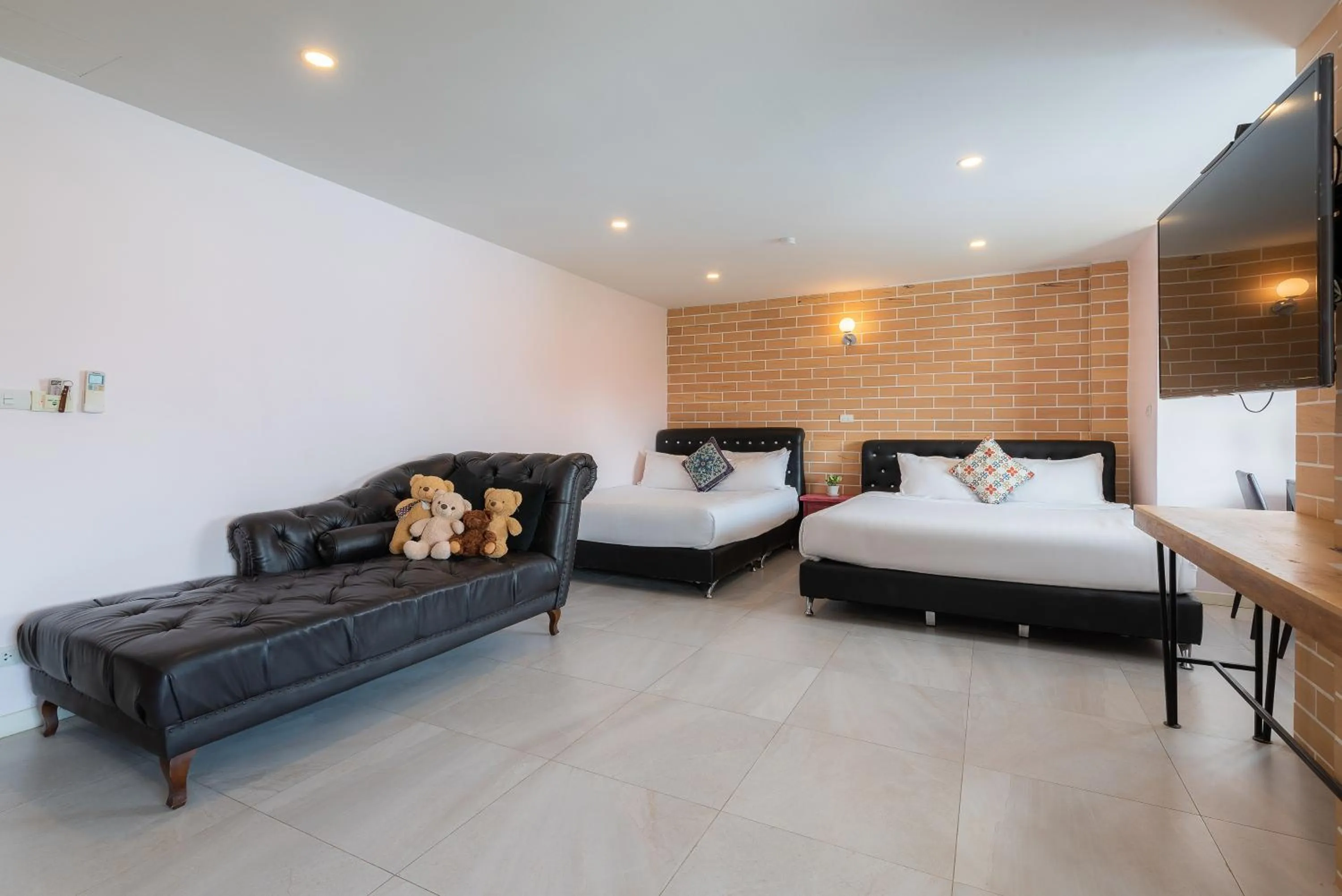 Photo of the whole room, Bed in Little Bear's Home