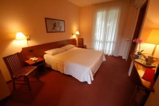 Day, Bed in Albergo Ponte Vecchio