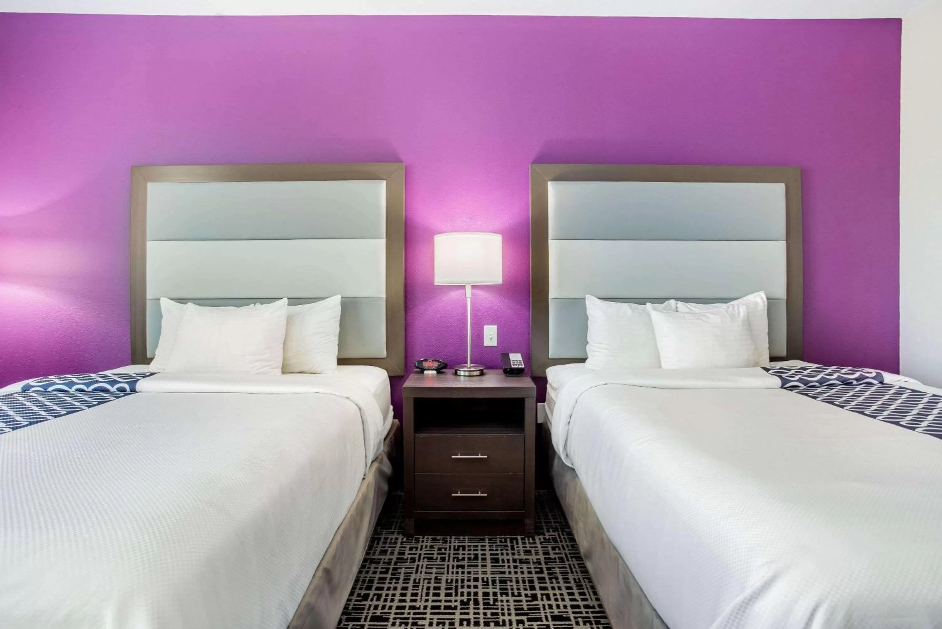 Photo of the whole room, Bed in La Quinta by Wyndham Springfield IL