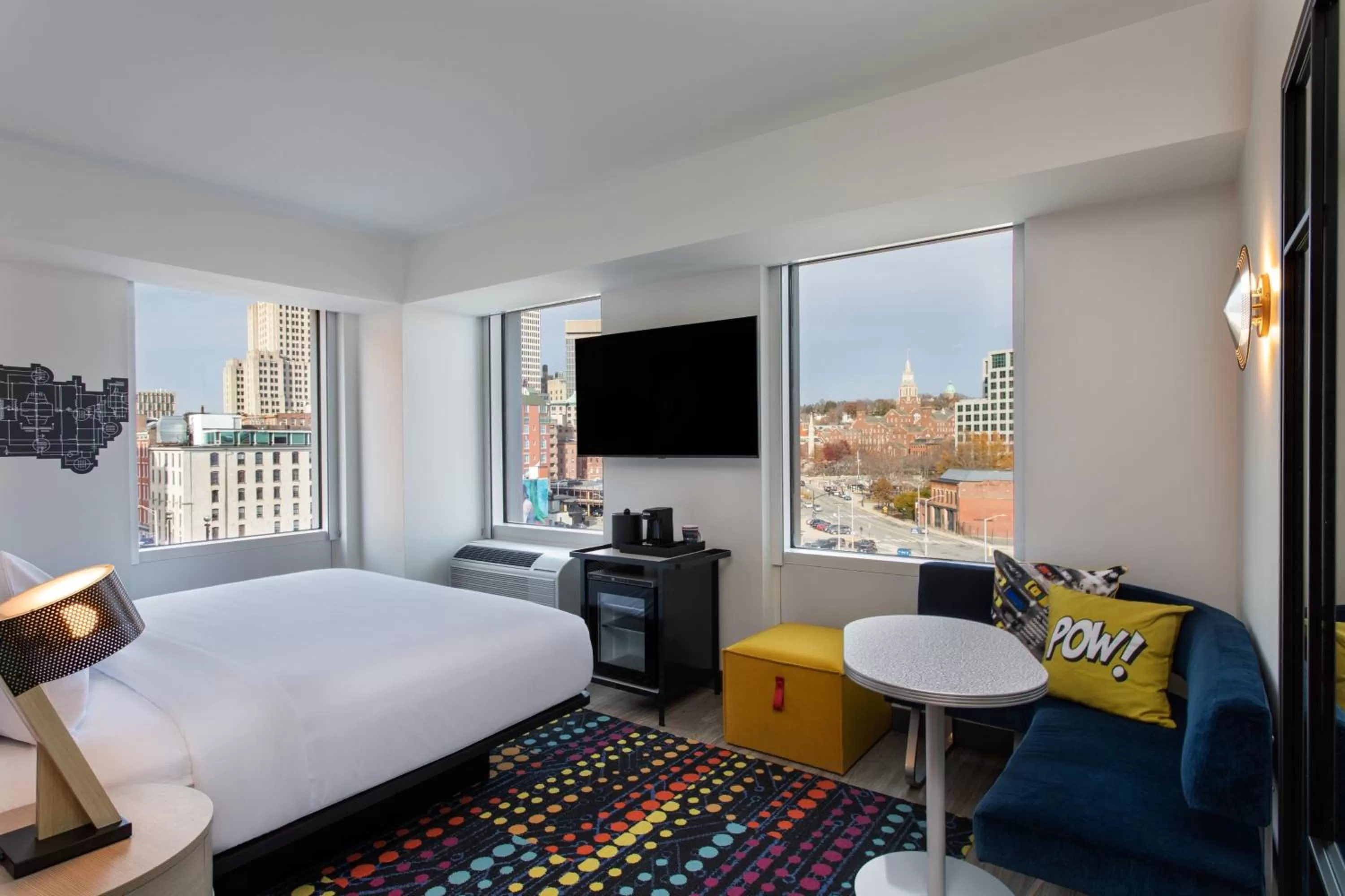 King Room with City View and Adapted Tub - Mobility Accessible in Aloft Providence Downtown