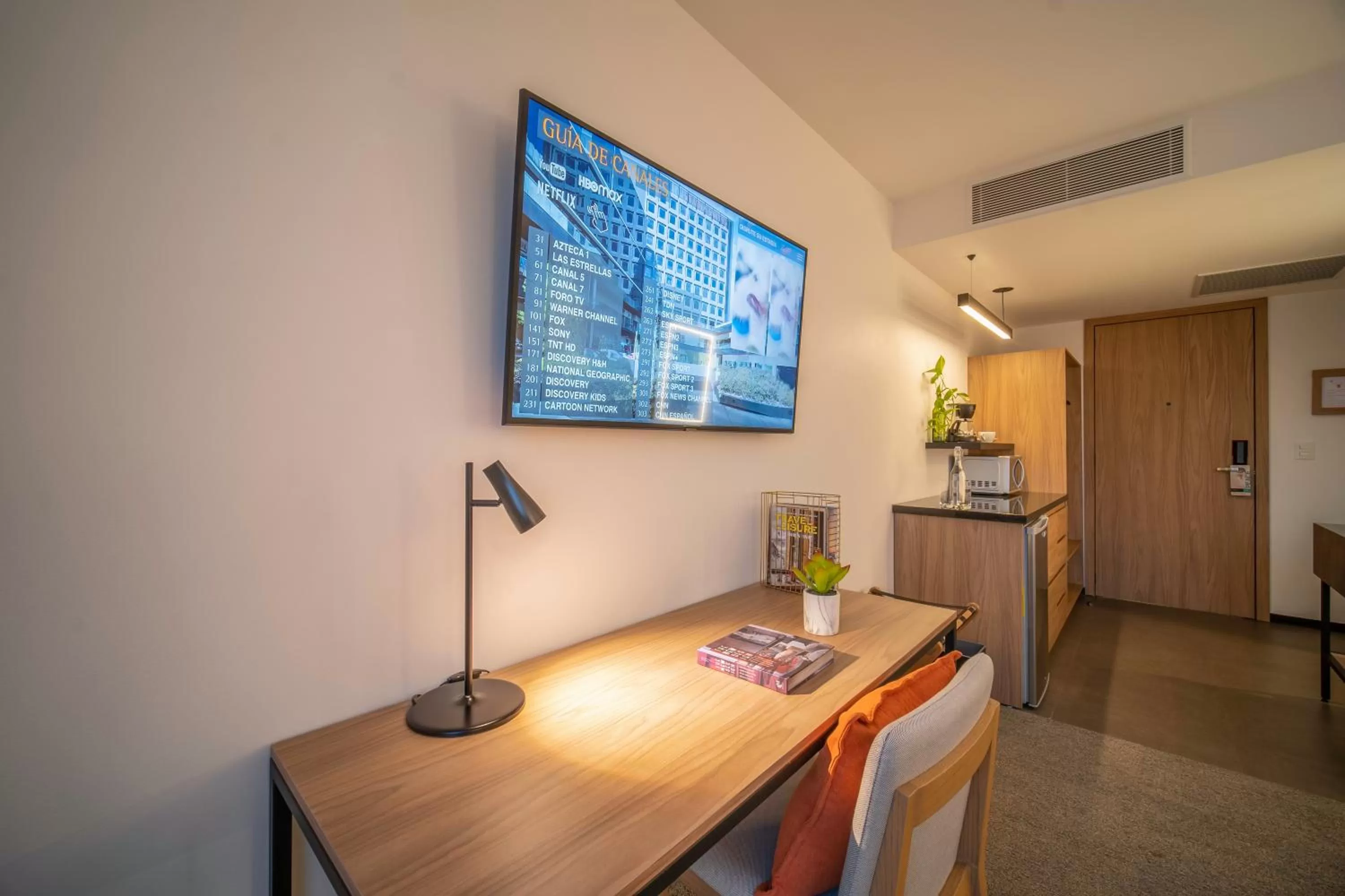 TV and multimedia in Stadía Suites Querétaro Centro Histórico