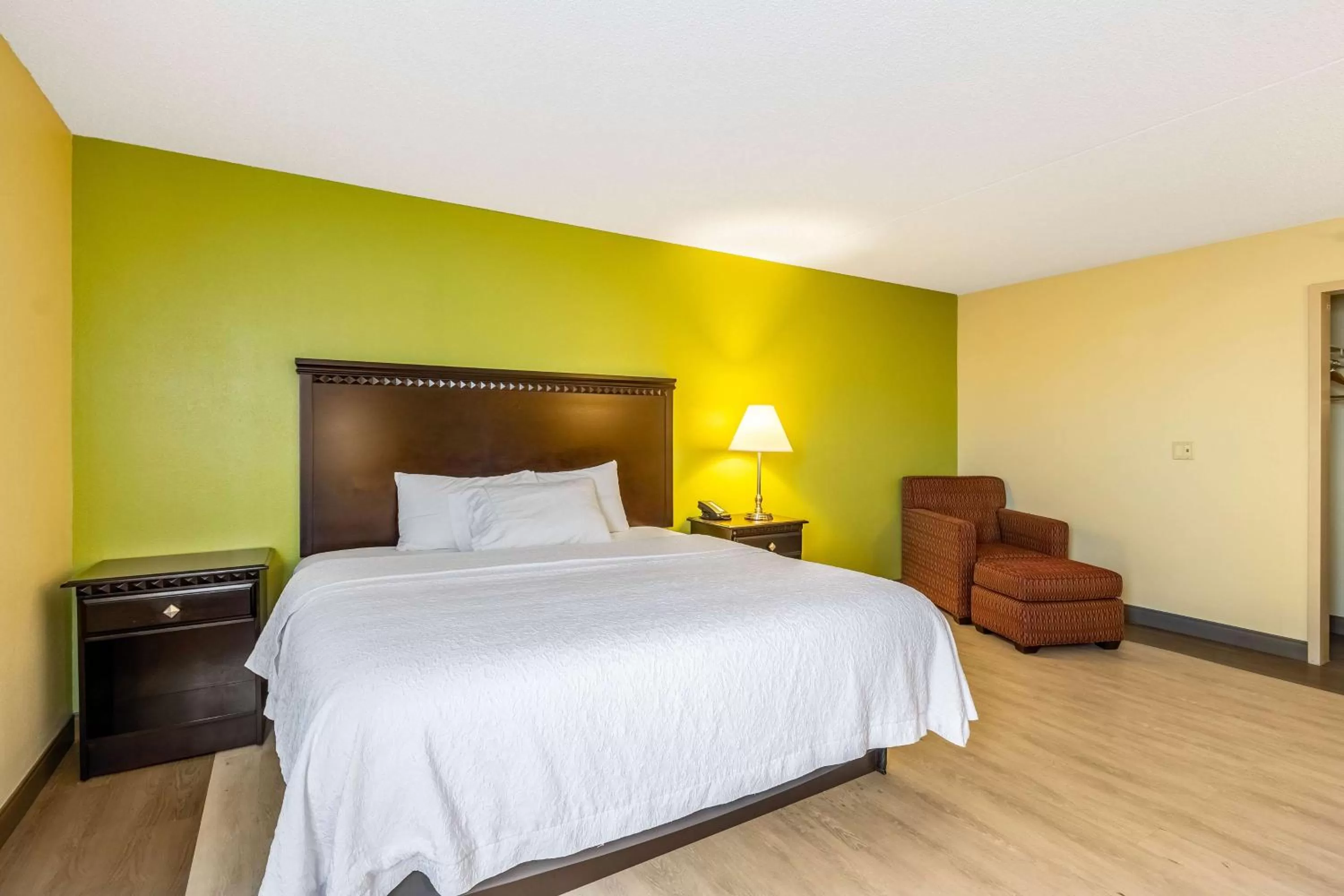 Photo of the whole room, Bed in Motel 6-Conway, AR