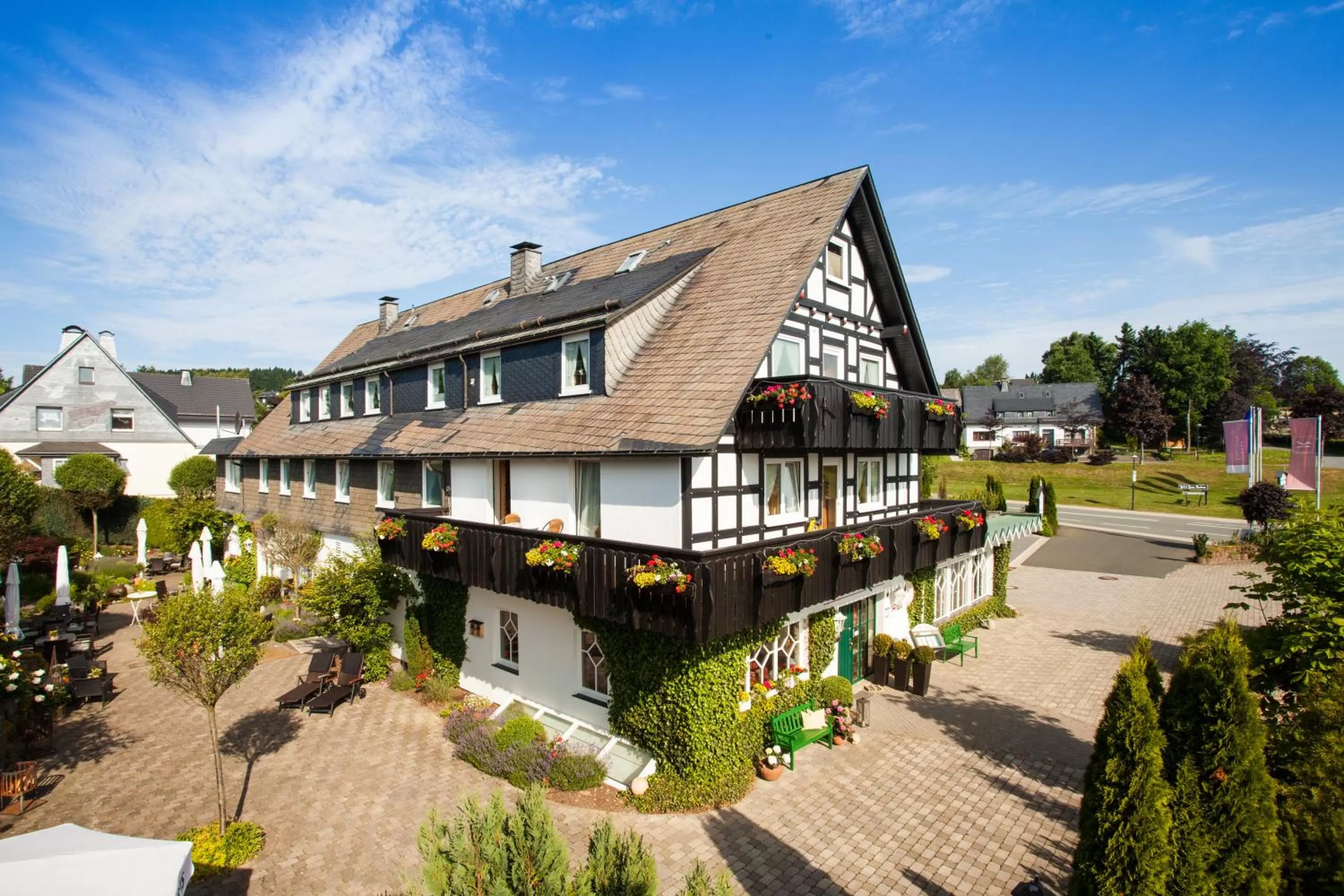 Facade/entrance in Engemann Kurve