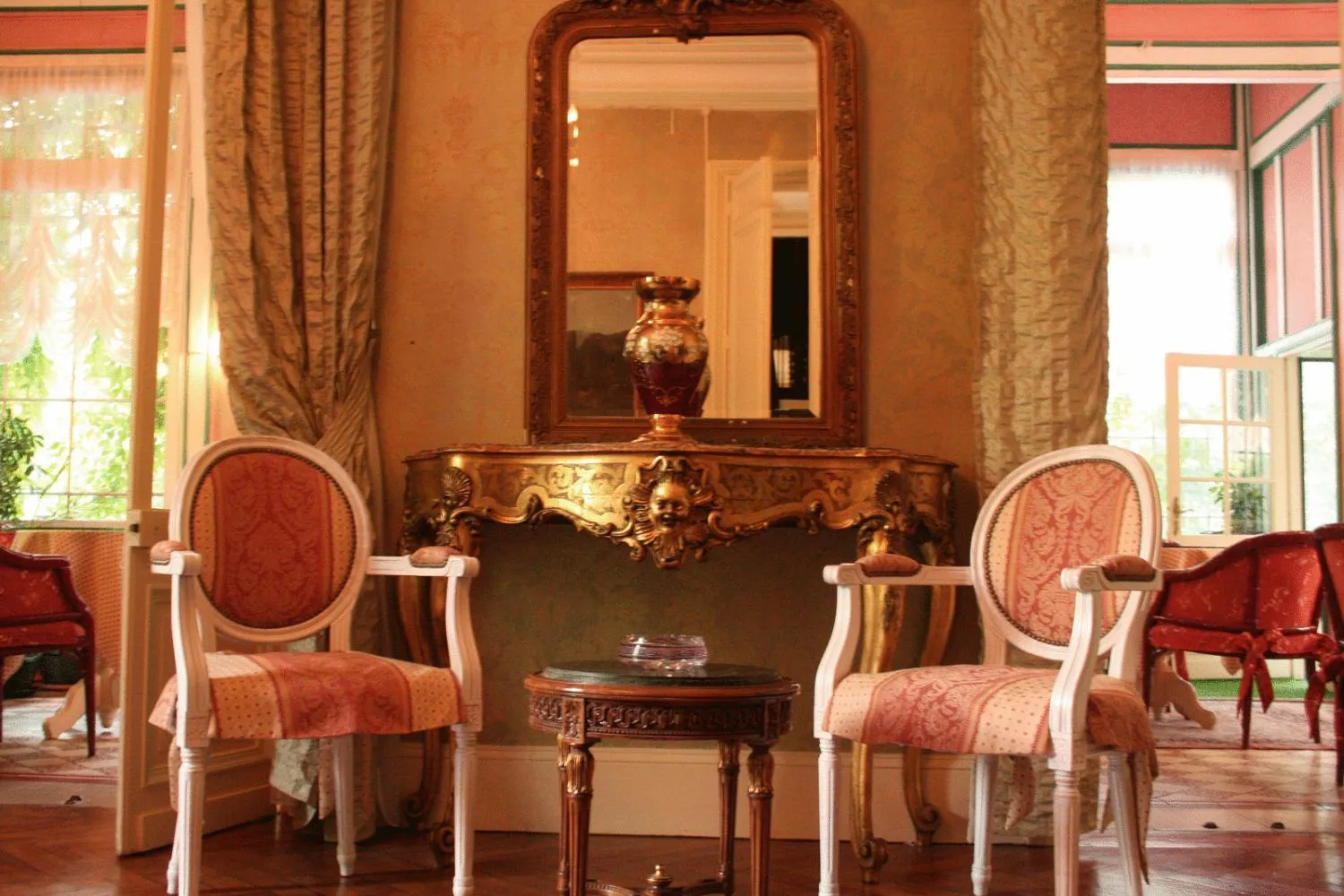 Living room in Belle Isle Sur Risle - Chateau Hotel & Spa