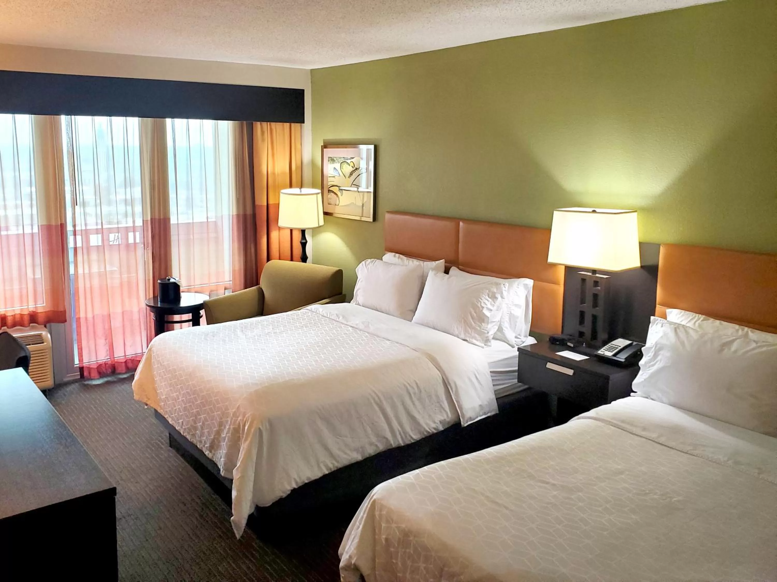 Bed in 17 West Hotel, Ascend Hotel Collection