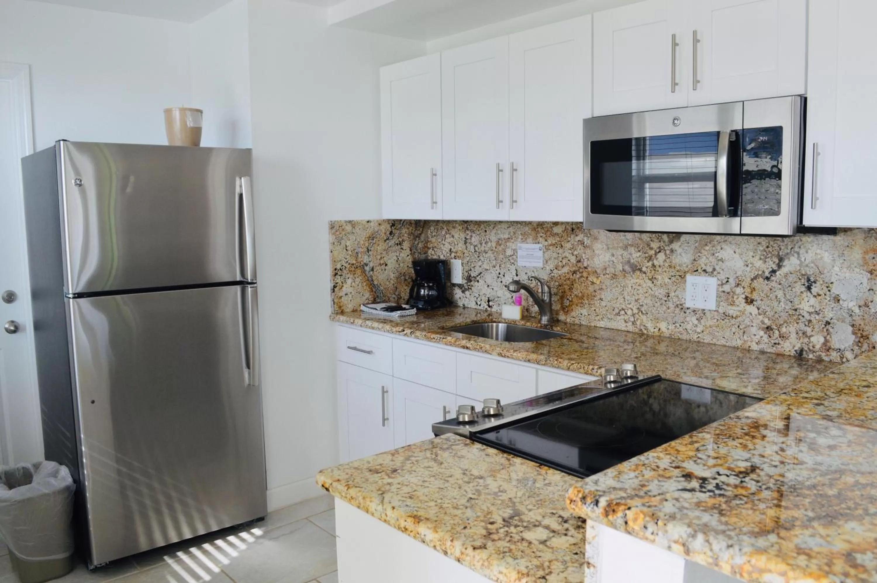Kitchen or kitchenette in Drop Anchor Resort & Marina