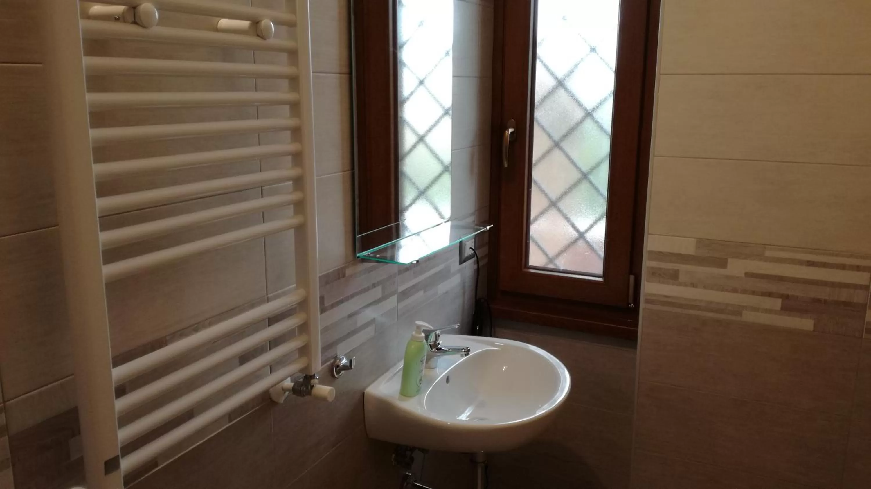 Bathroom in Bonsai Bed & Breakfast