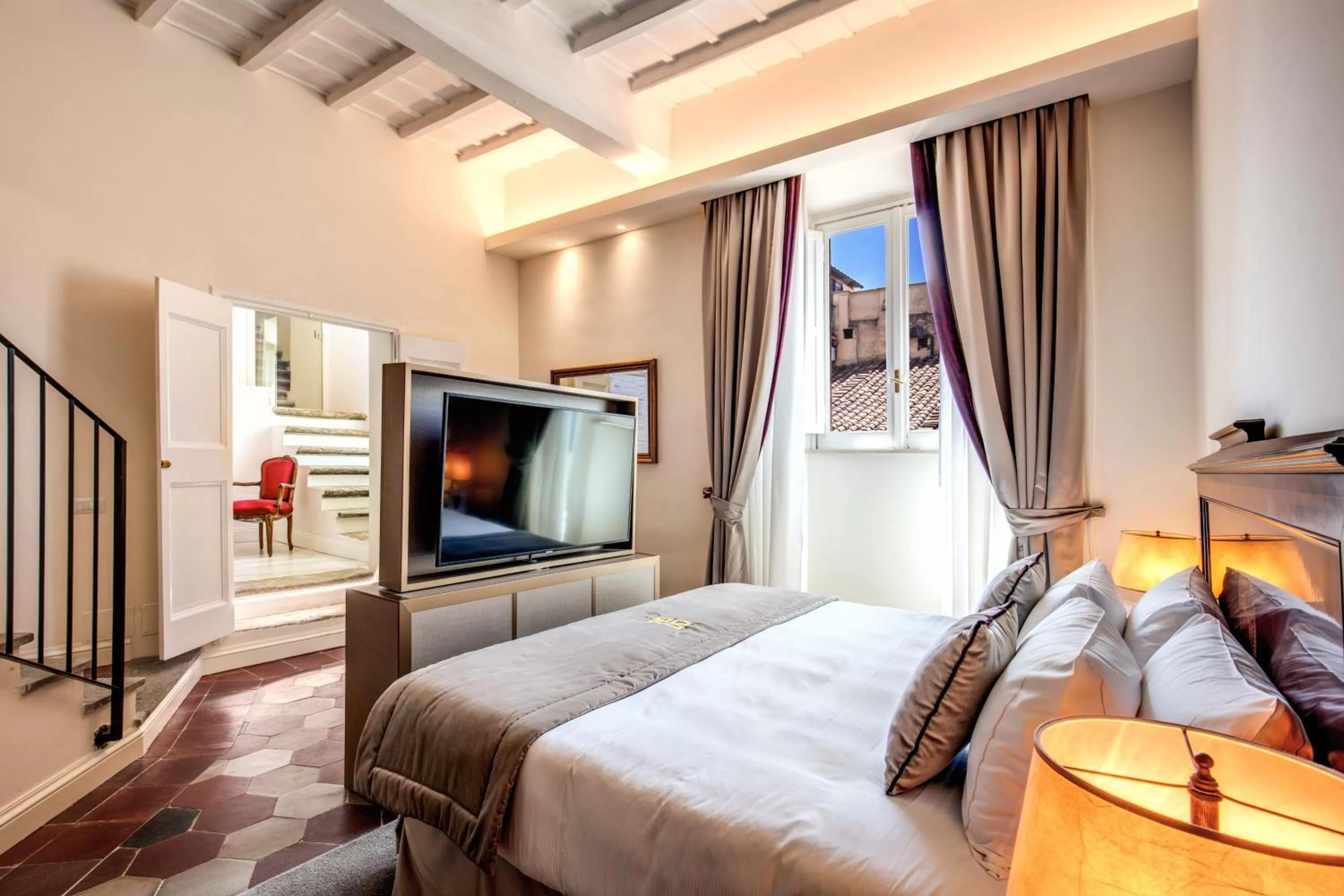 Communal lounge/ TV room, Bed in Eitch Borromini Palazzo Pamphilj