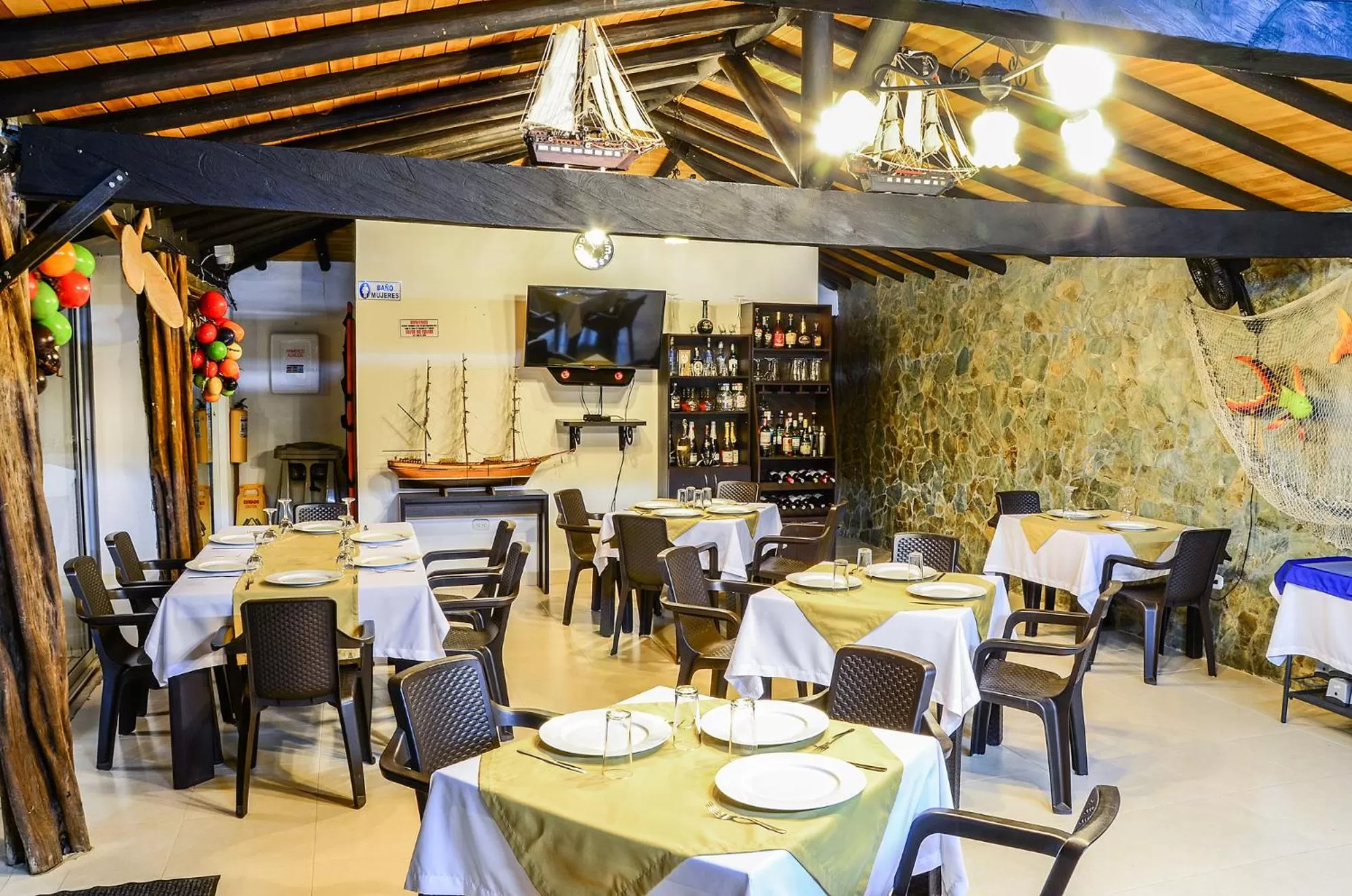 Restaurant/Places to Eat in Hotel Santa Maria de las Aguas Peñol